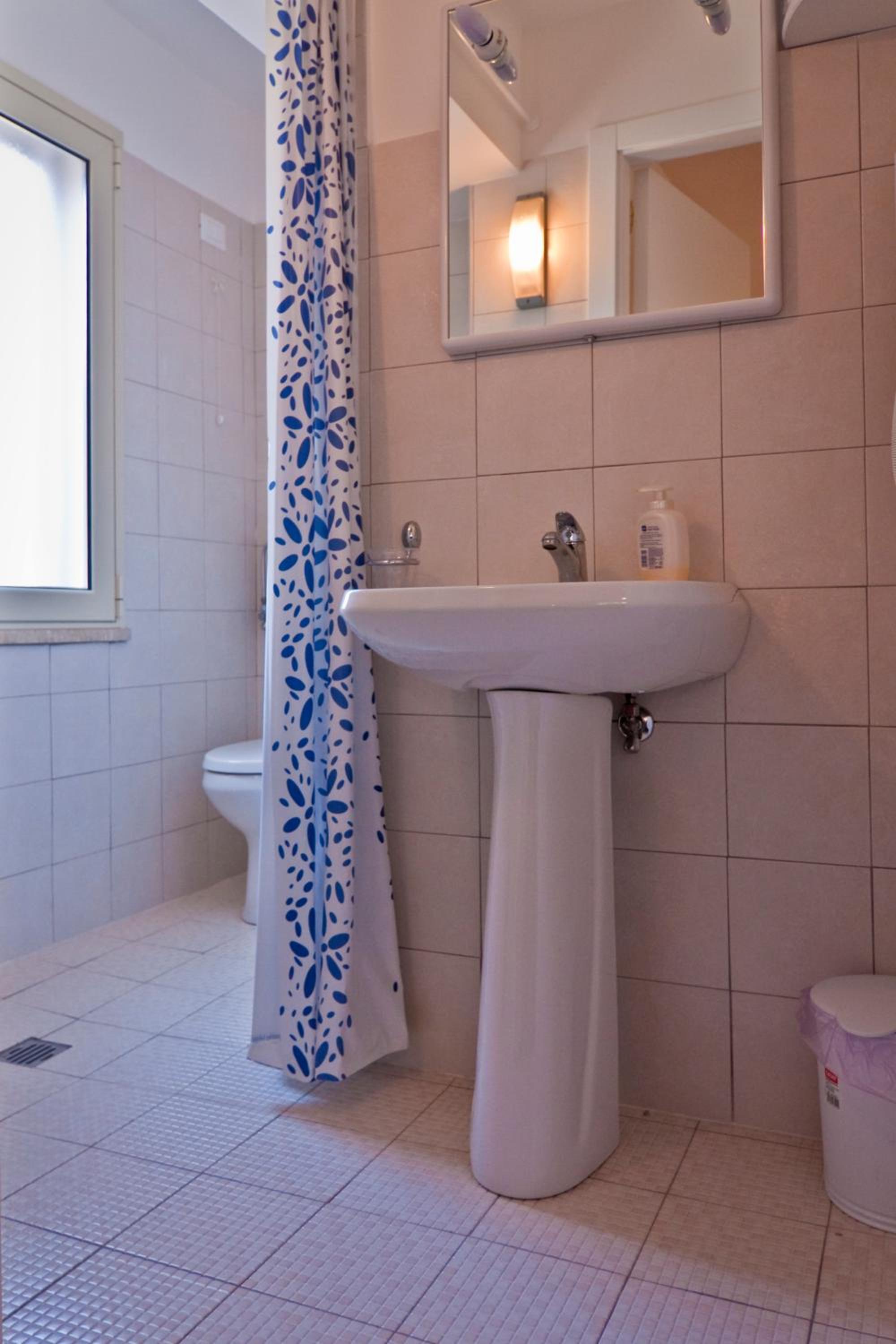 Double or Twin Room with Sea View - Photo 2
