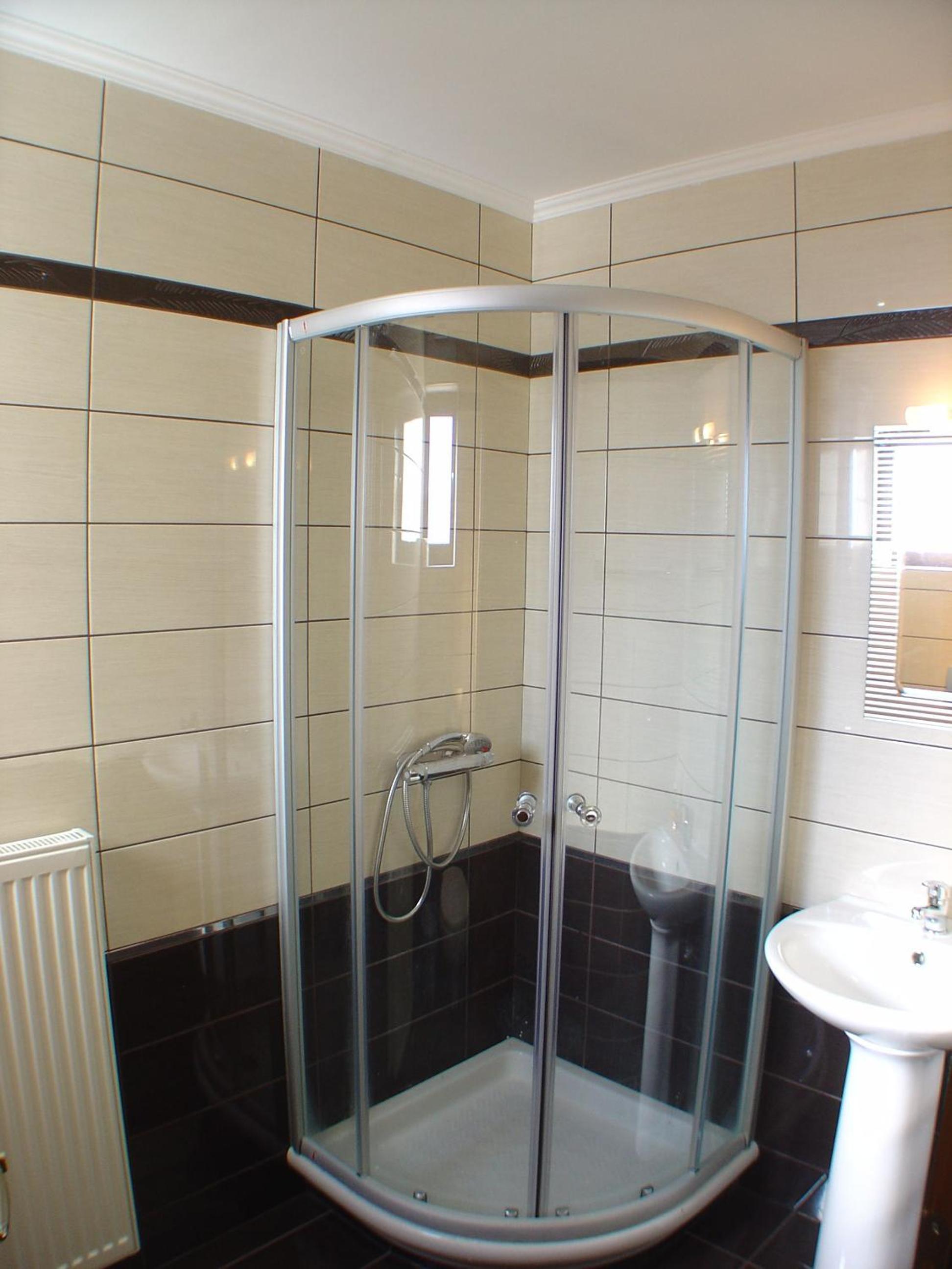 Studio - Split Level - Photo 2