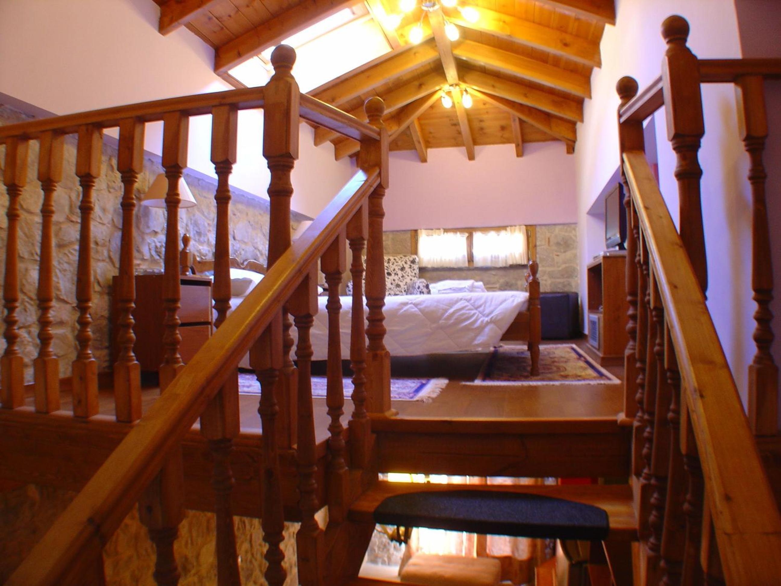 Studio - Split Level - Photo 3
