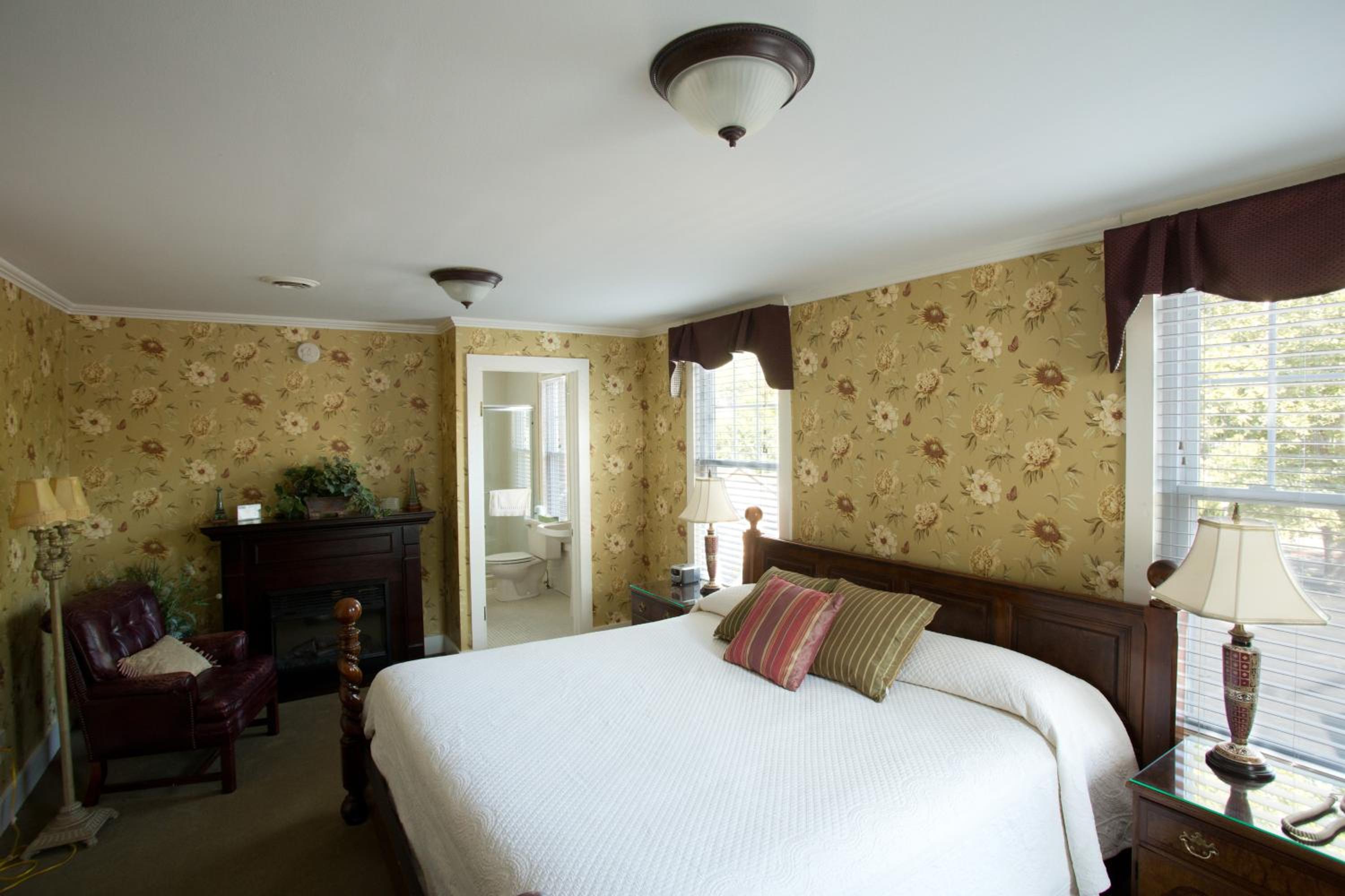 Deluxe Queen Room photo 2