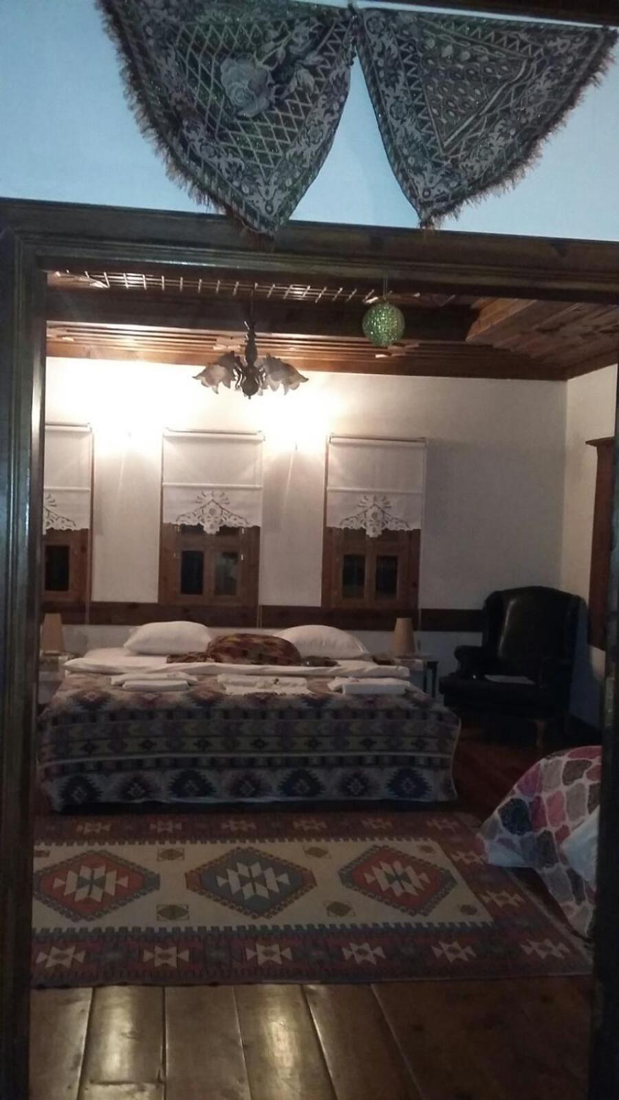 Family Room with Private Bathroom photo 3