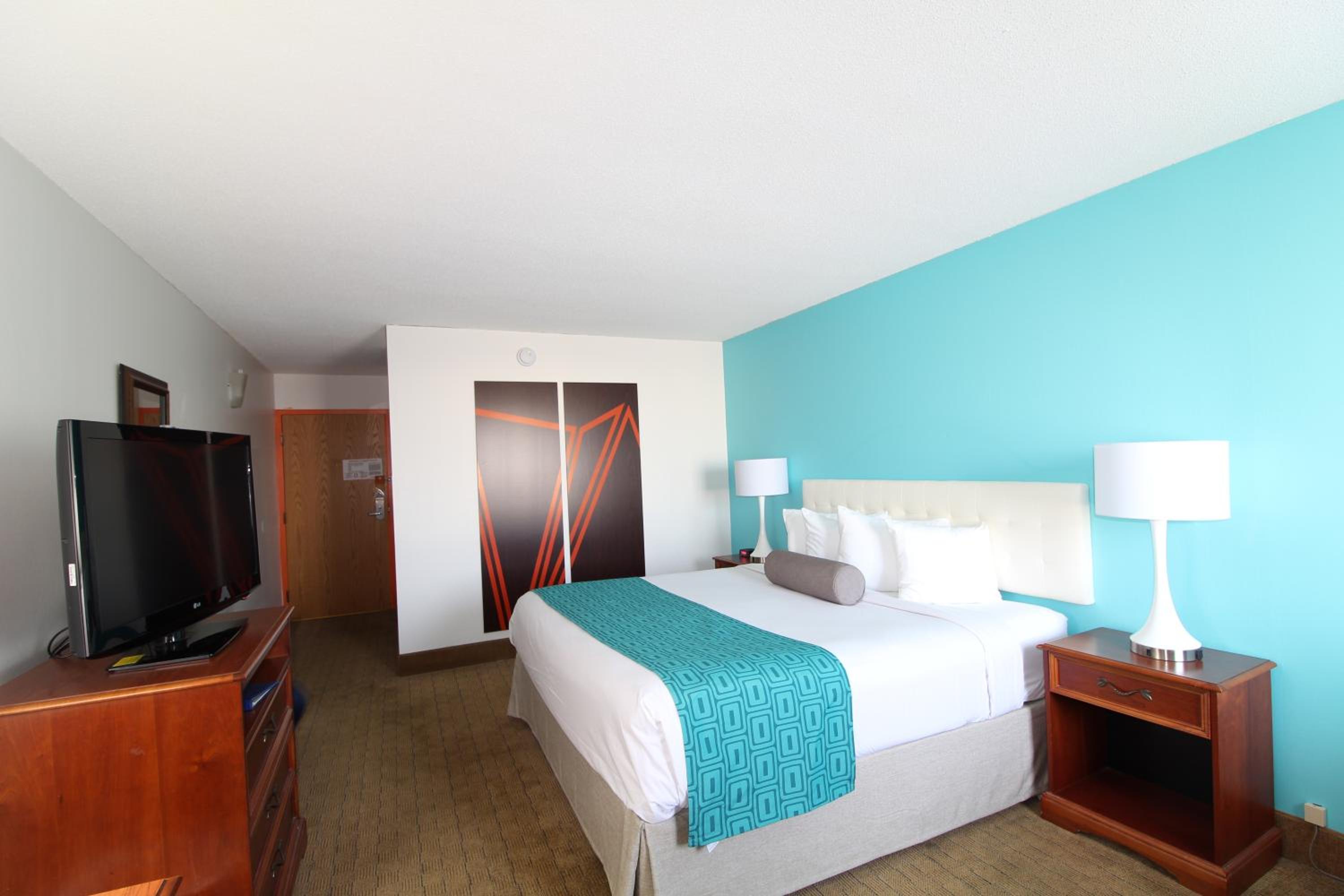 King Room - Non-Smoking - Photo 1
