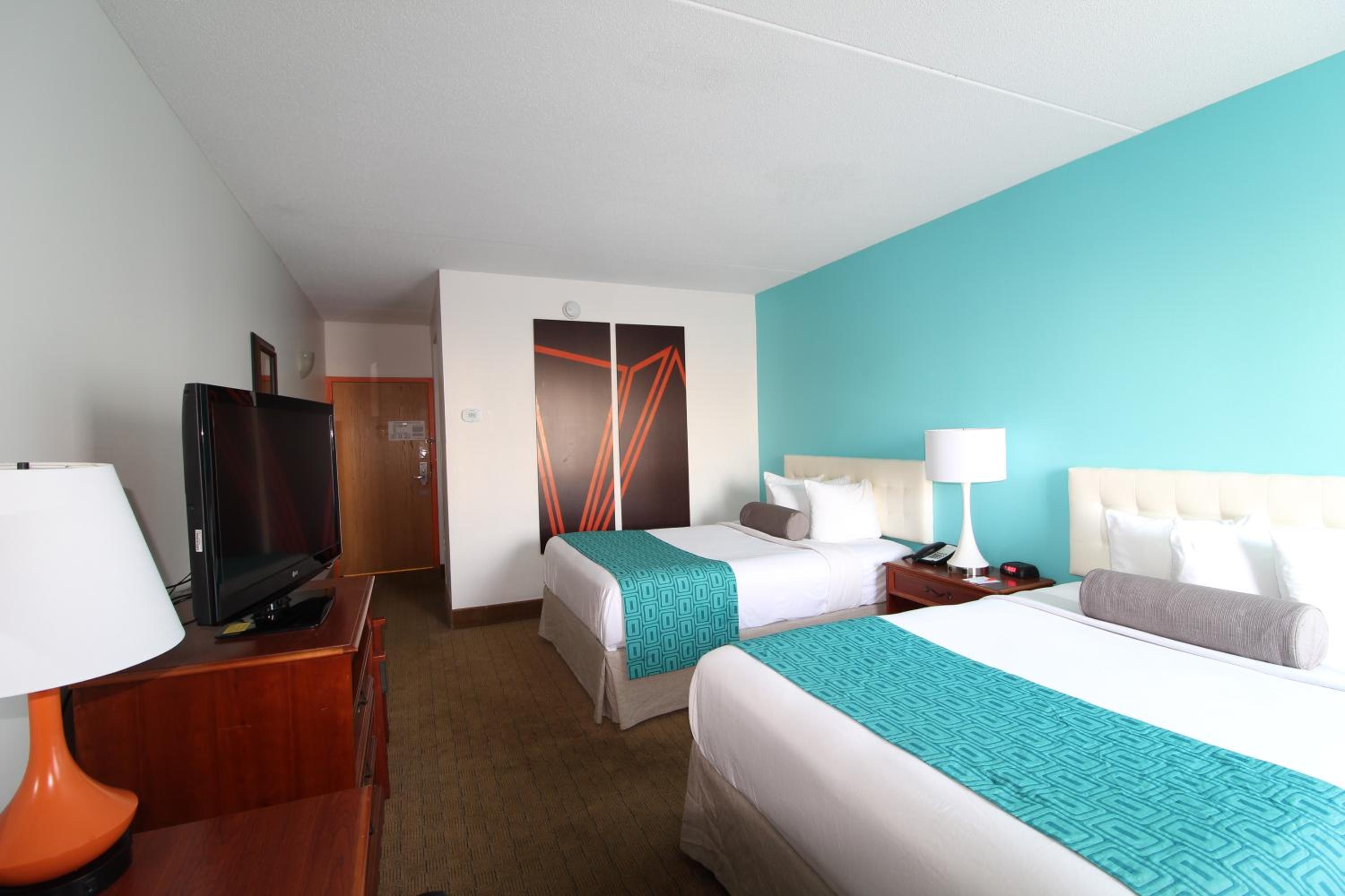 Deluxe Queen Room - Disability Access - Non-Smoking - Photo 4