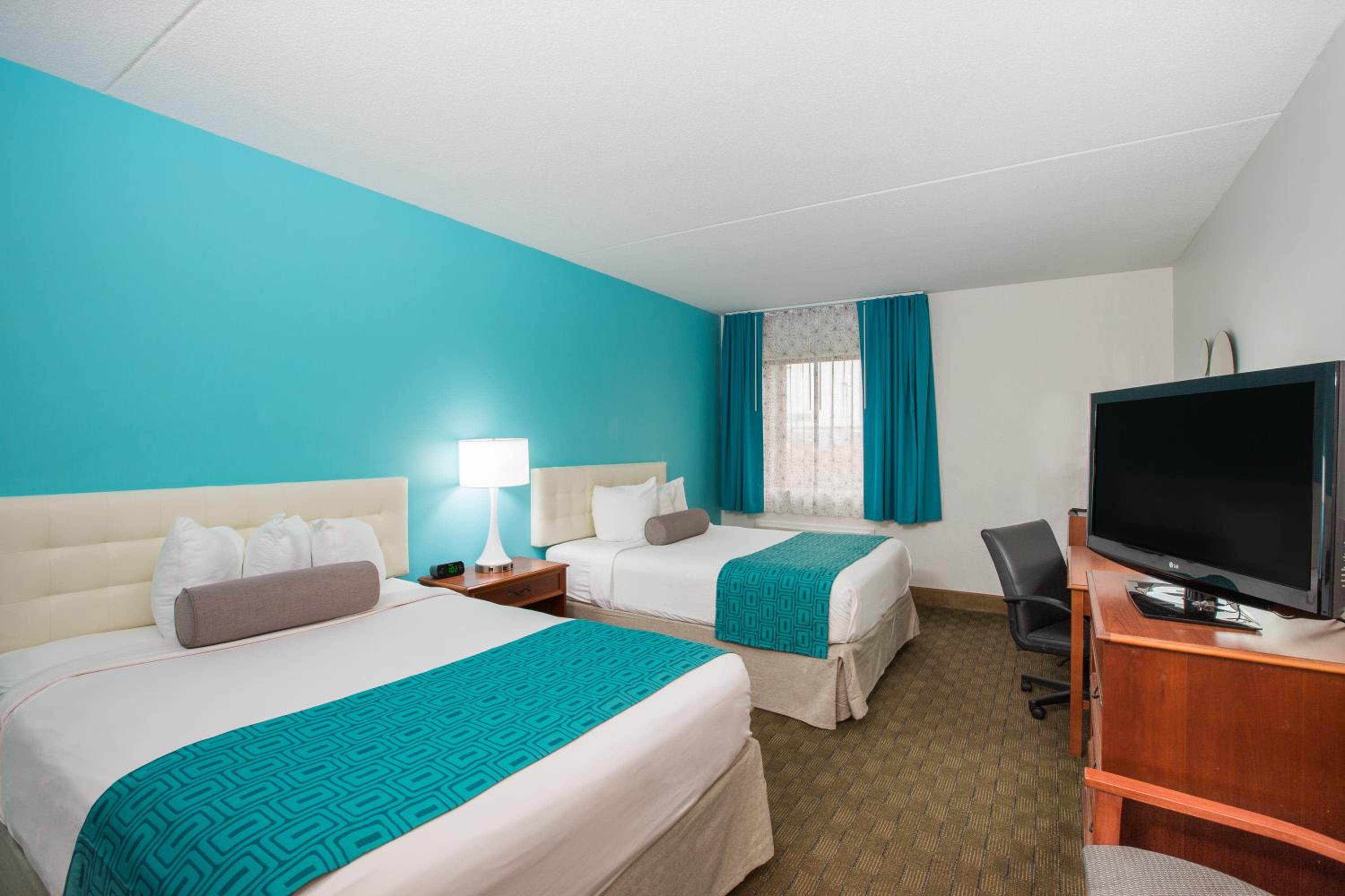 Deluxe Queen Room - Disability Access - Non-Smoking - Photo 2