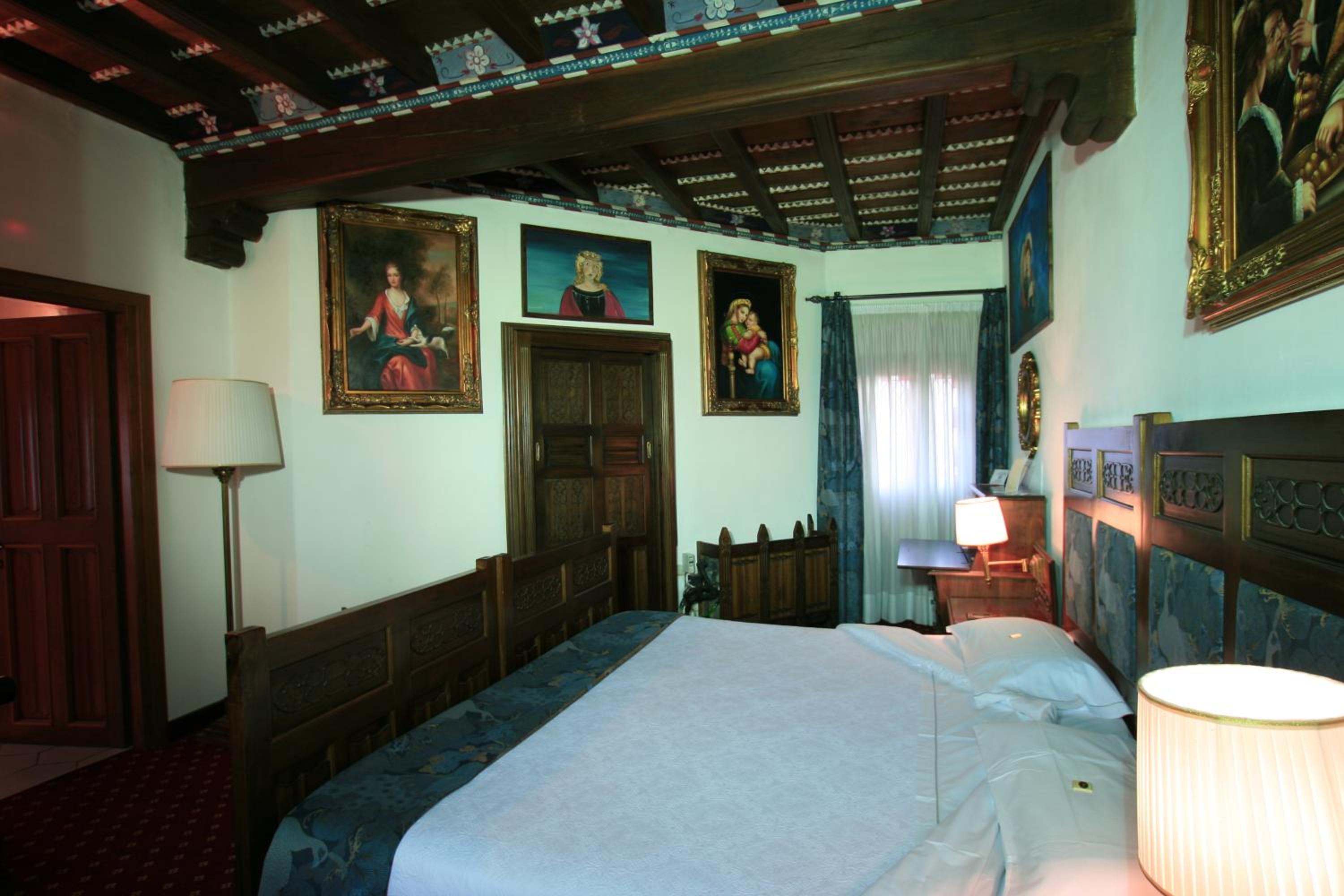 Double or Twin Room photo 3