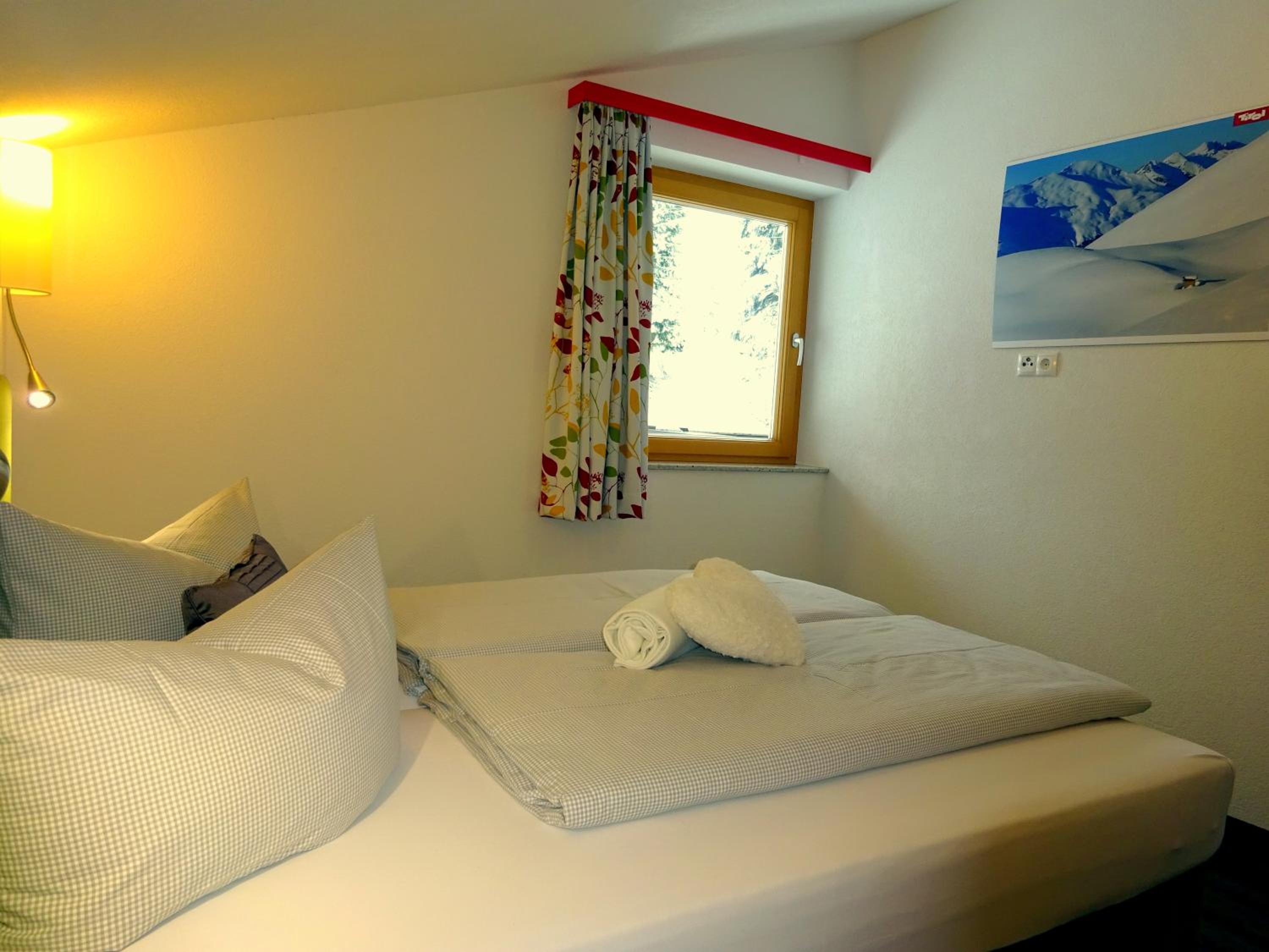 Two-Bedroom Apartment with Balcony and Mountain View photo 1