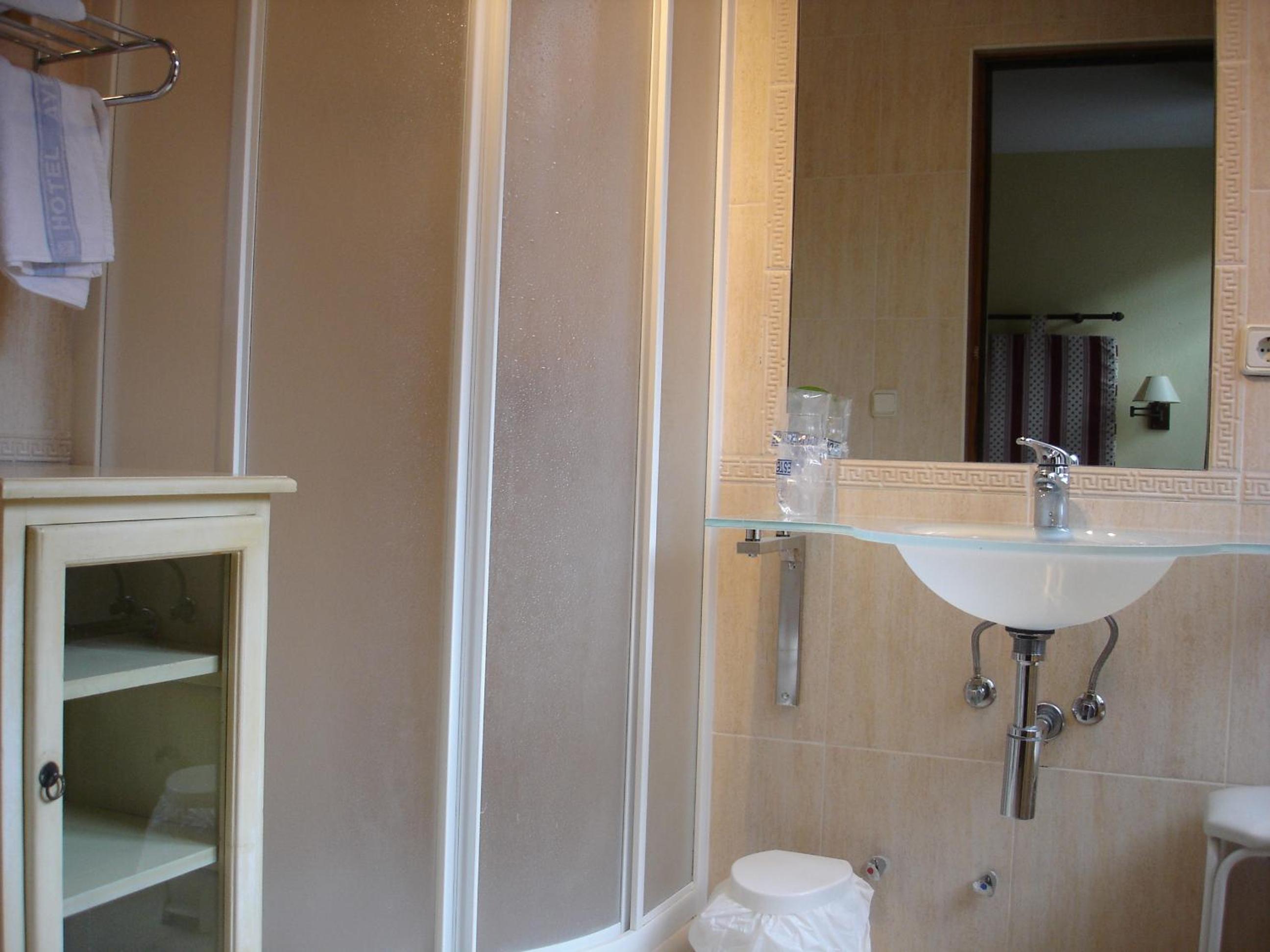 Double or Twin Room - Photo 22