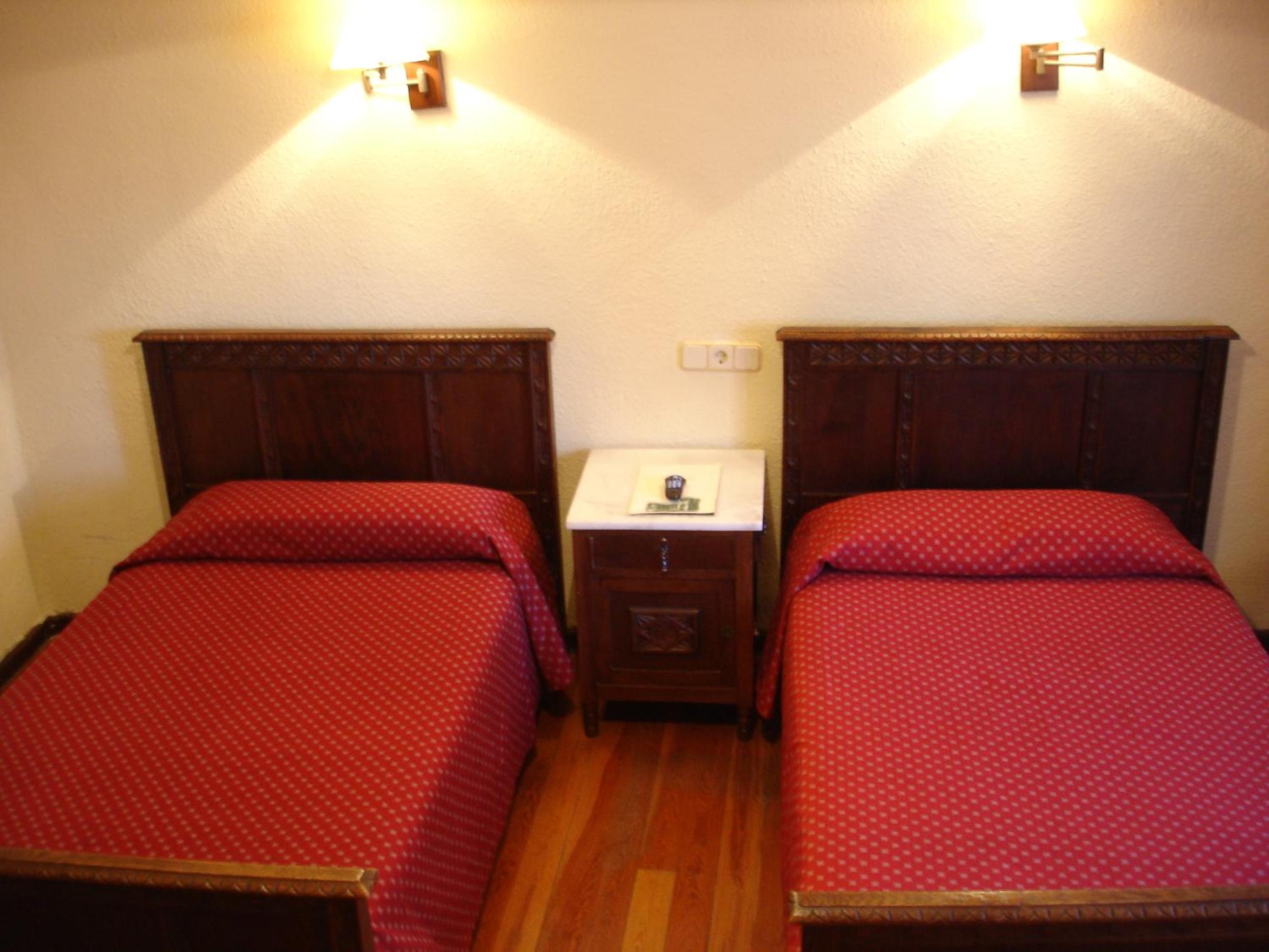 Double or Twin Room - Photo 13