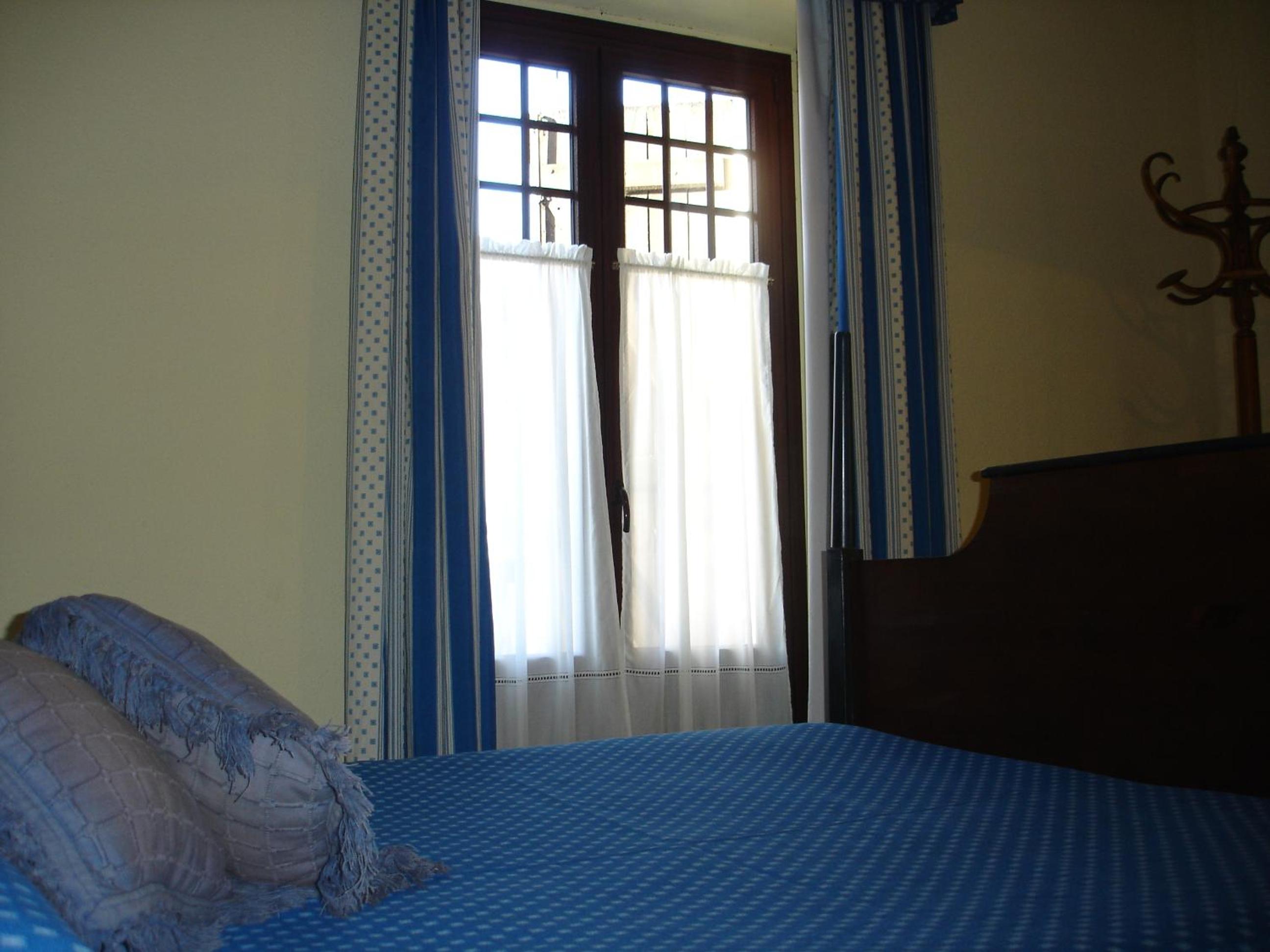 Double or Twin Room - Photo 4