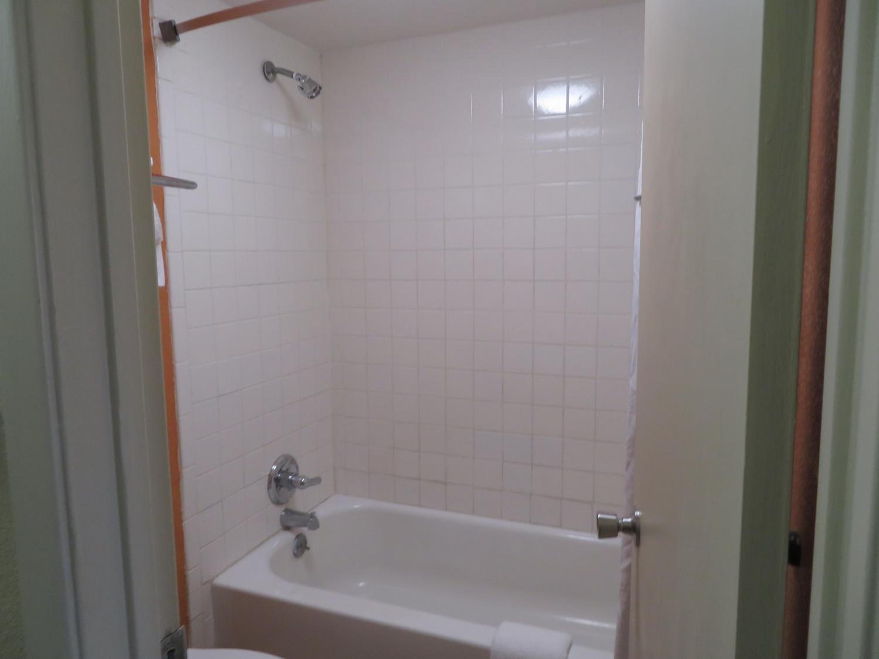 King Room - Non-Smoking - Photo 2
