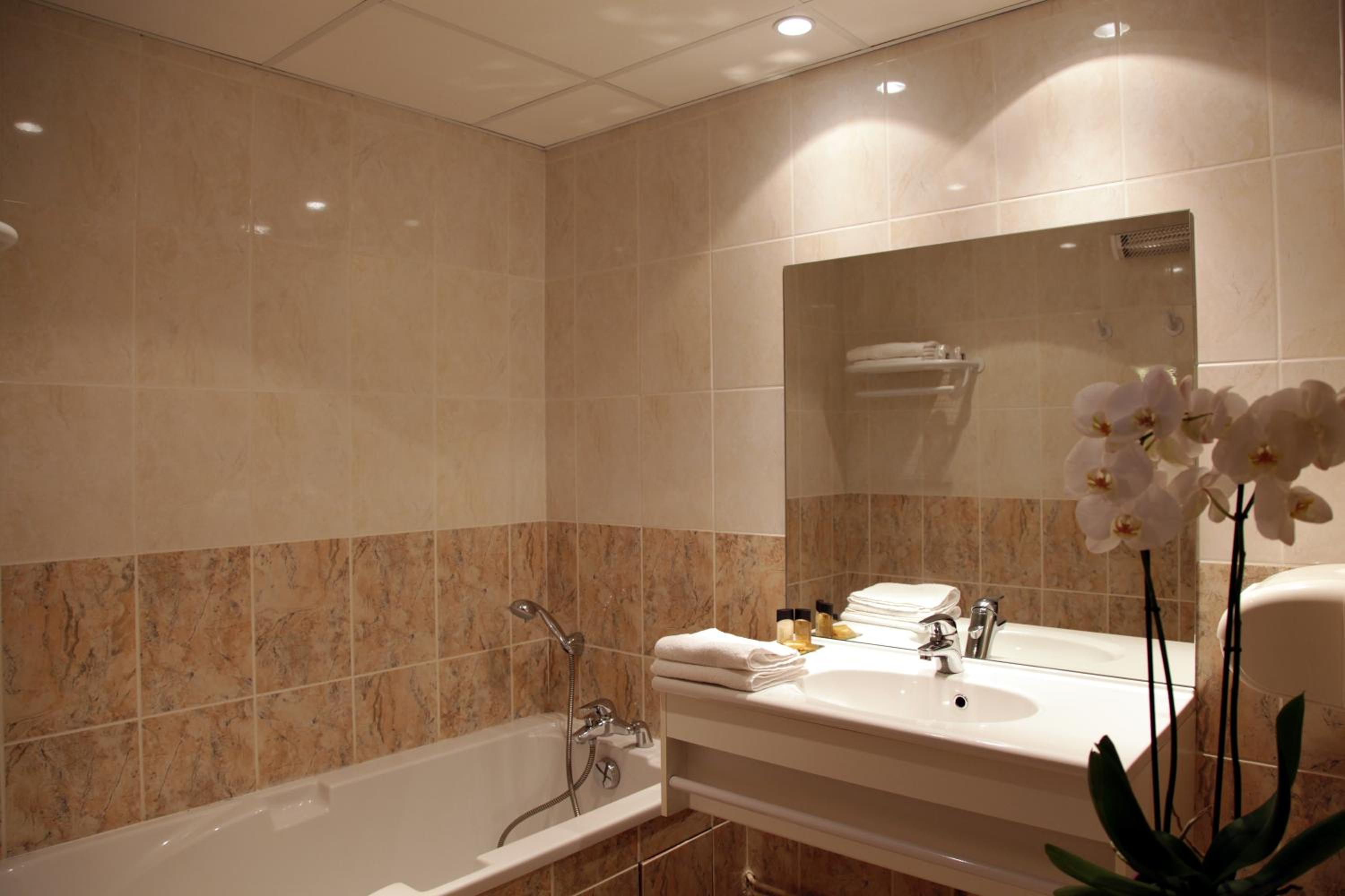 Double Room - Photo 6