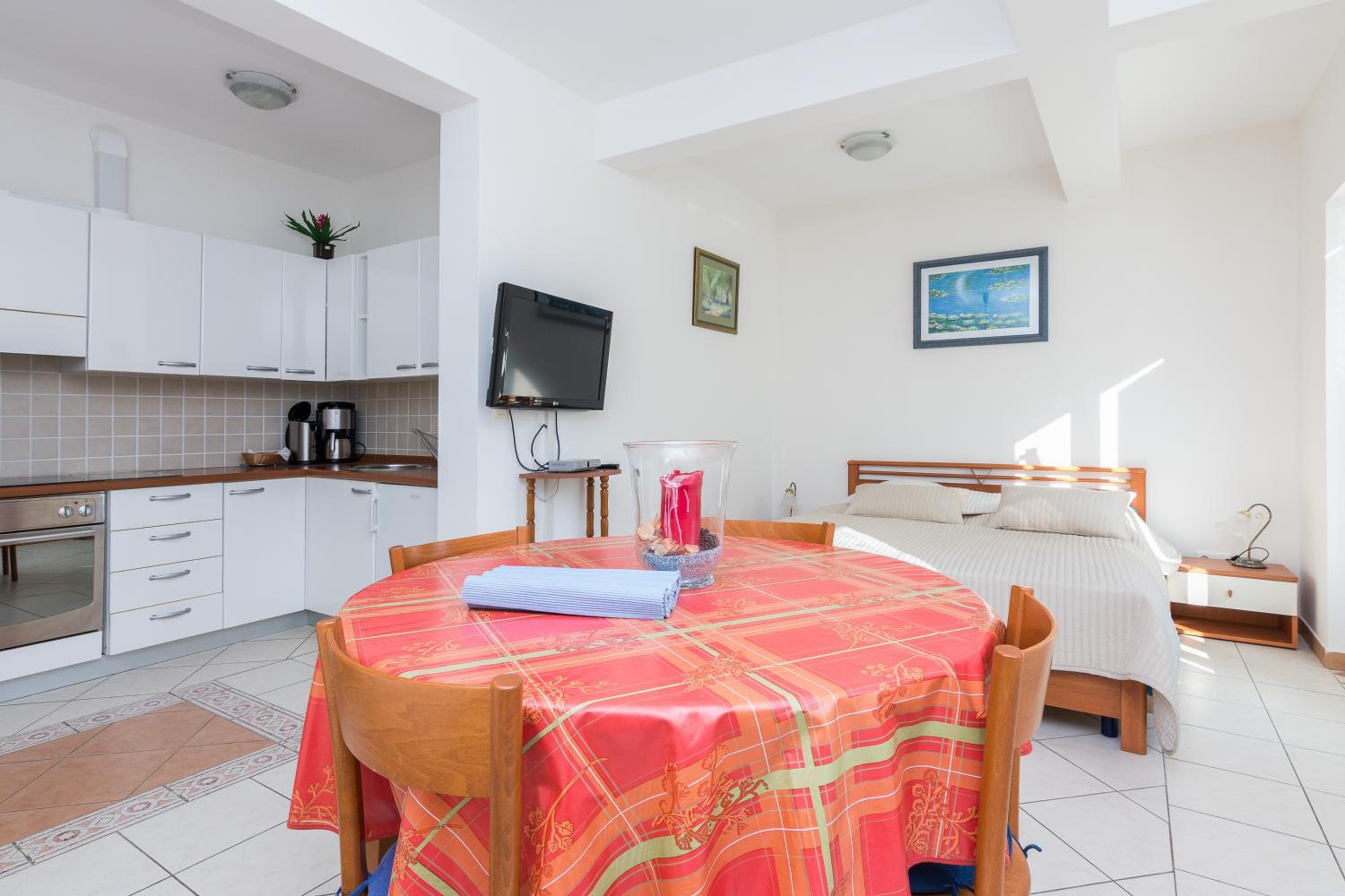 One-Bedroom Apartment (2 Adults) photo 1