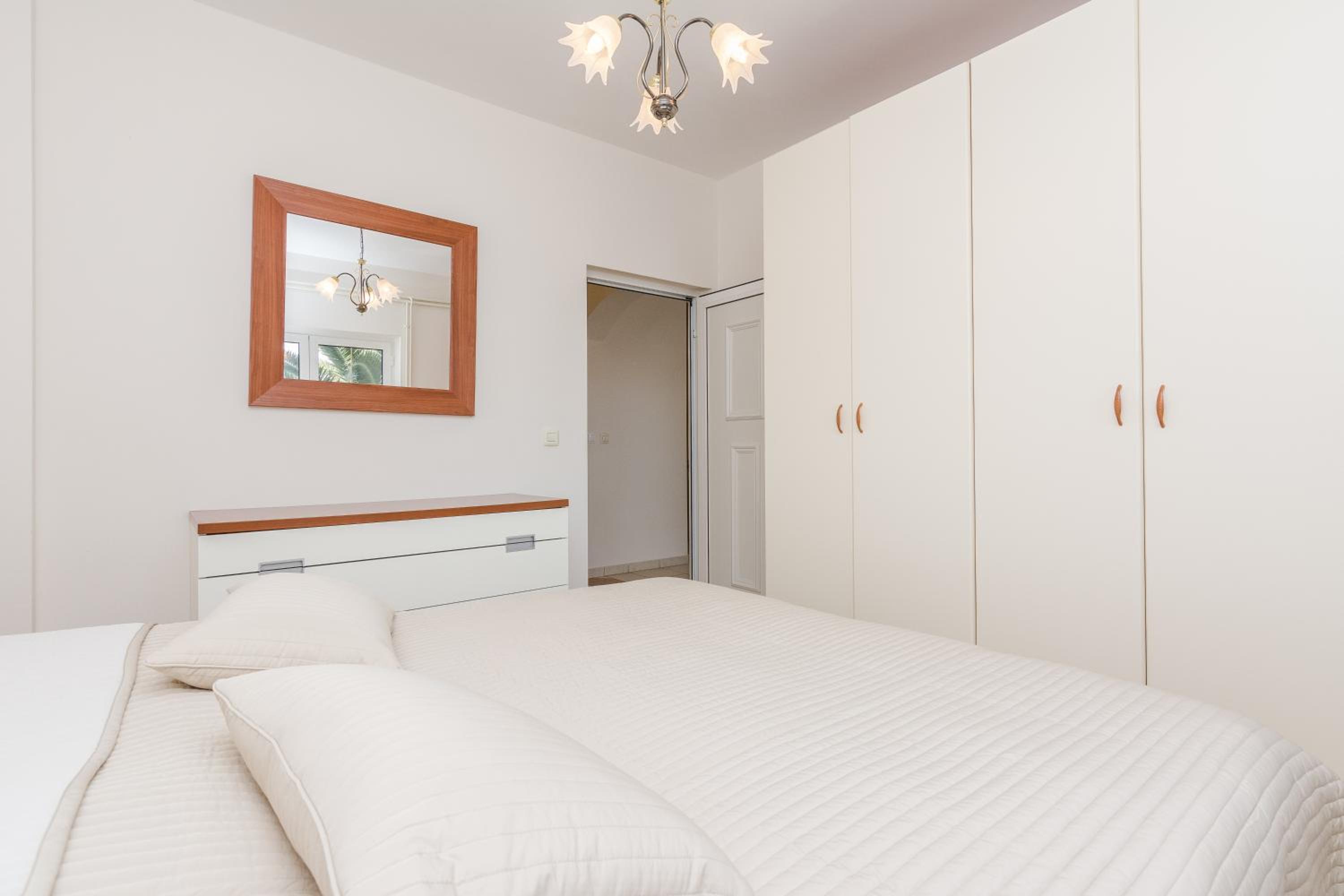 One-Bedroom Apartment with Terrace (4 Adults) photo 3