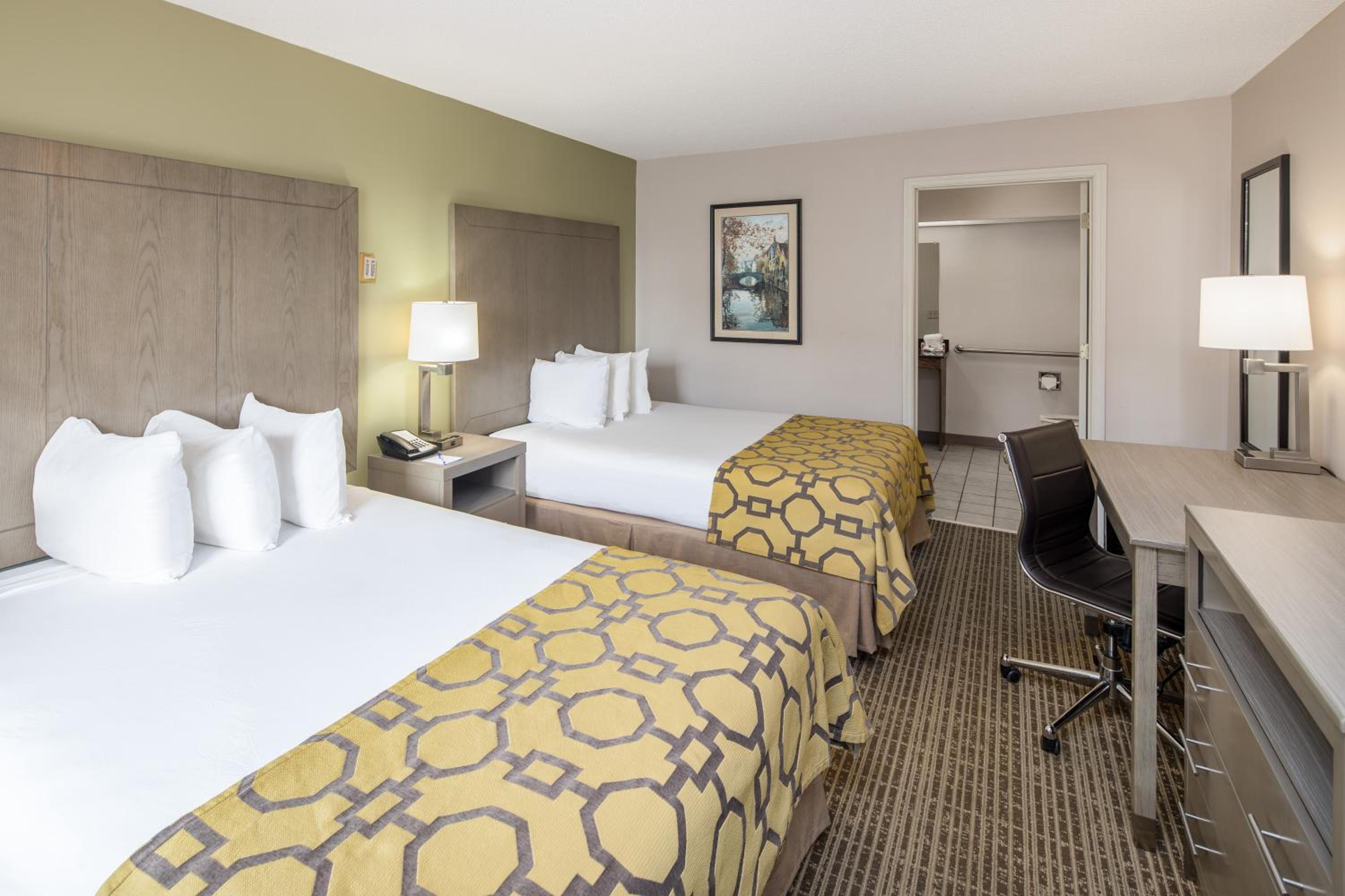 Double Room with Two Double Beds - Photo 2