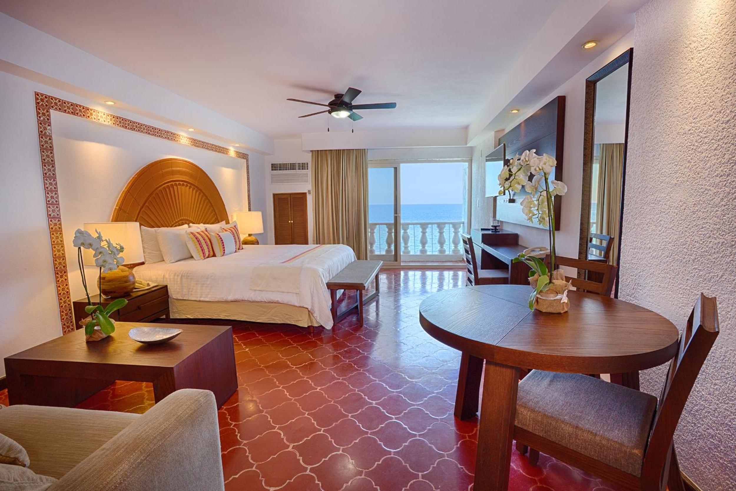 Deluxe Room - Photo 1