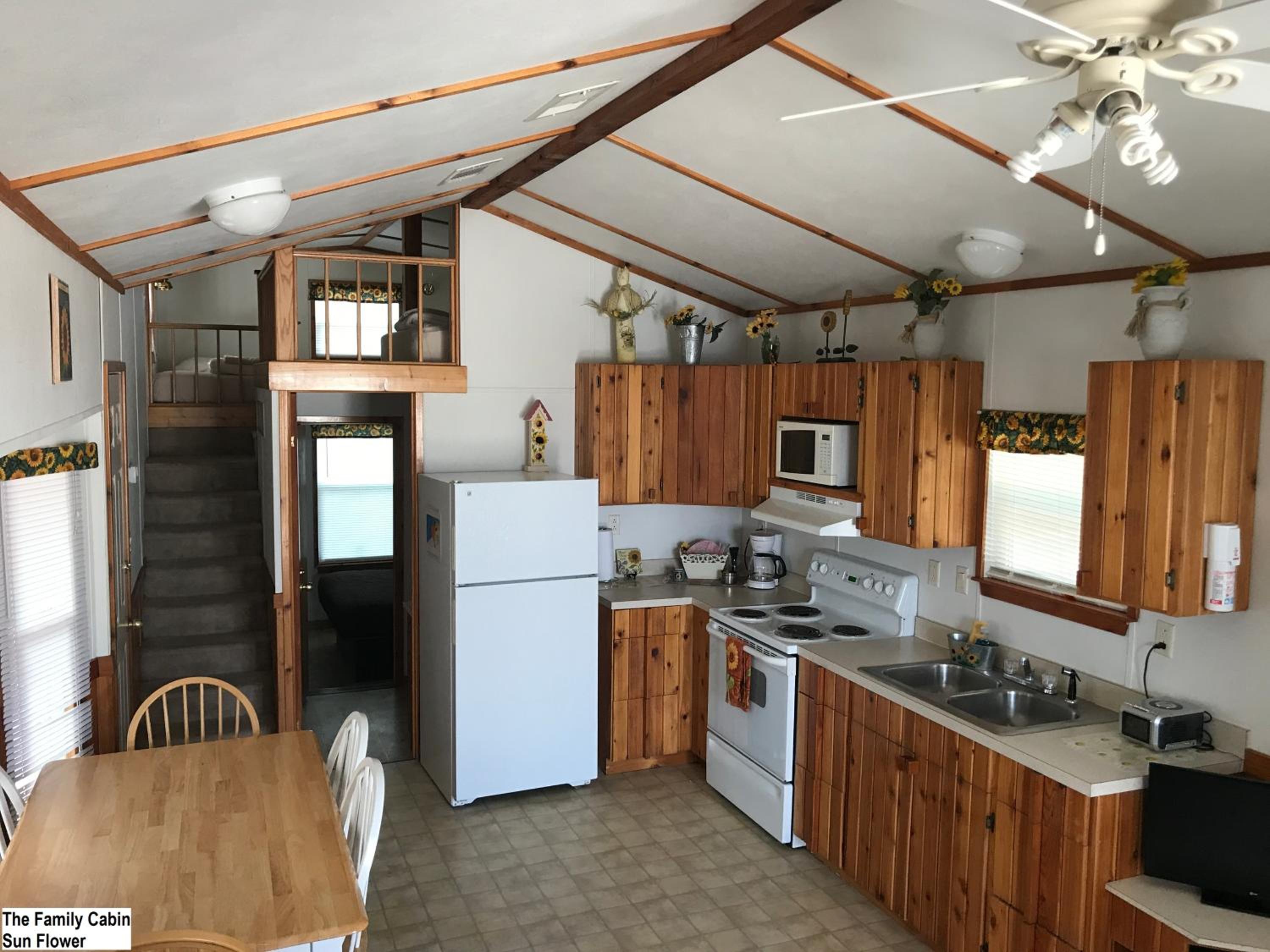 The Sunflower Family Cabin photo 3
