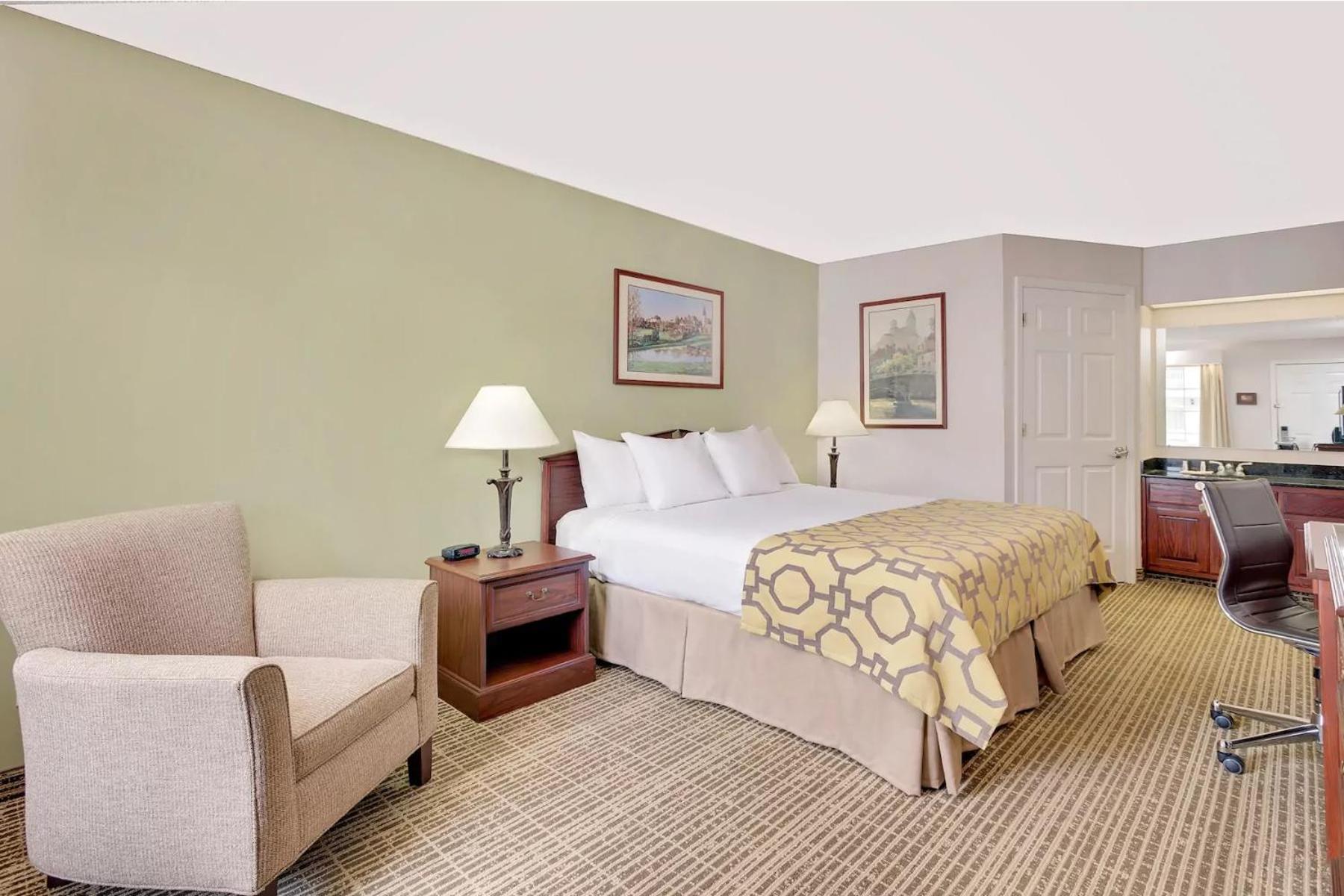 One-Bedroom King Suite - Non-Smoking photo 1