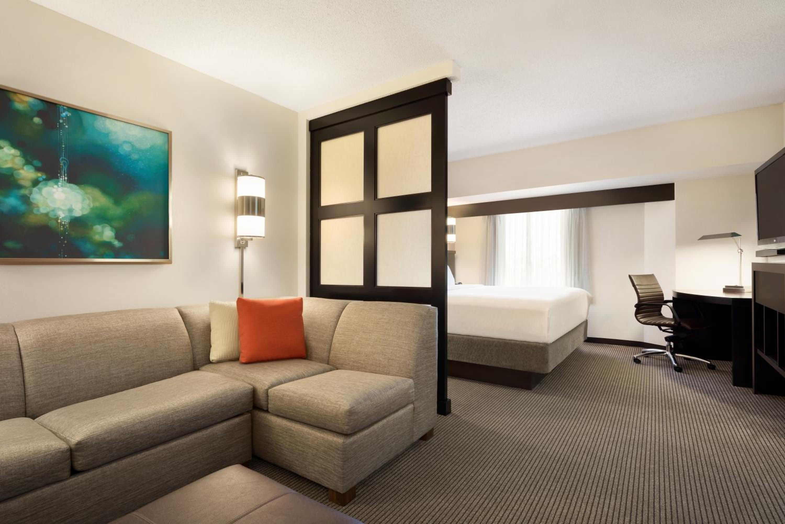 King Room with Sofa Bed - High Floor - Photo 3