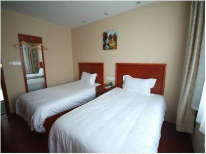 Standard Twin Room photo 2