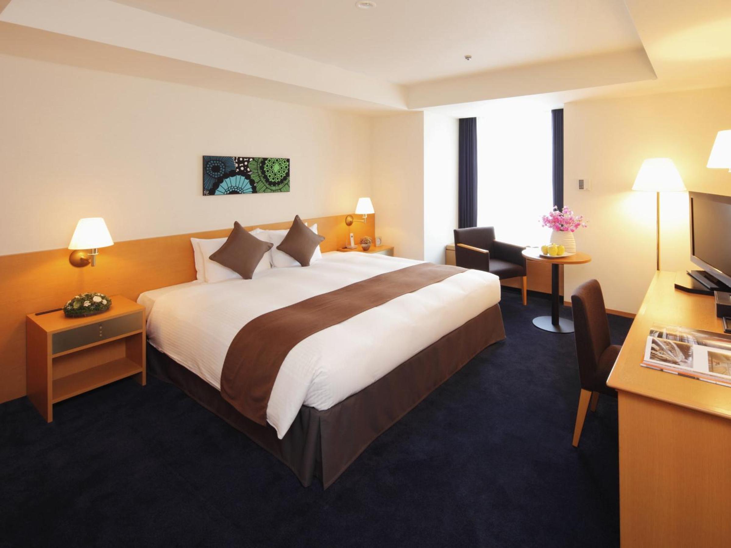 Corner King Double Room - East Wing - Photo 1