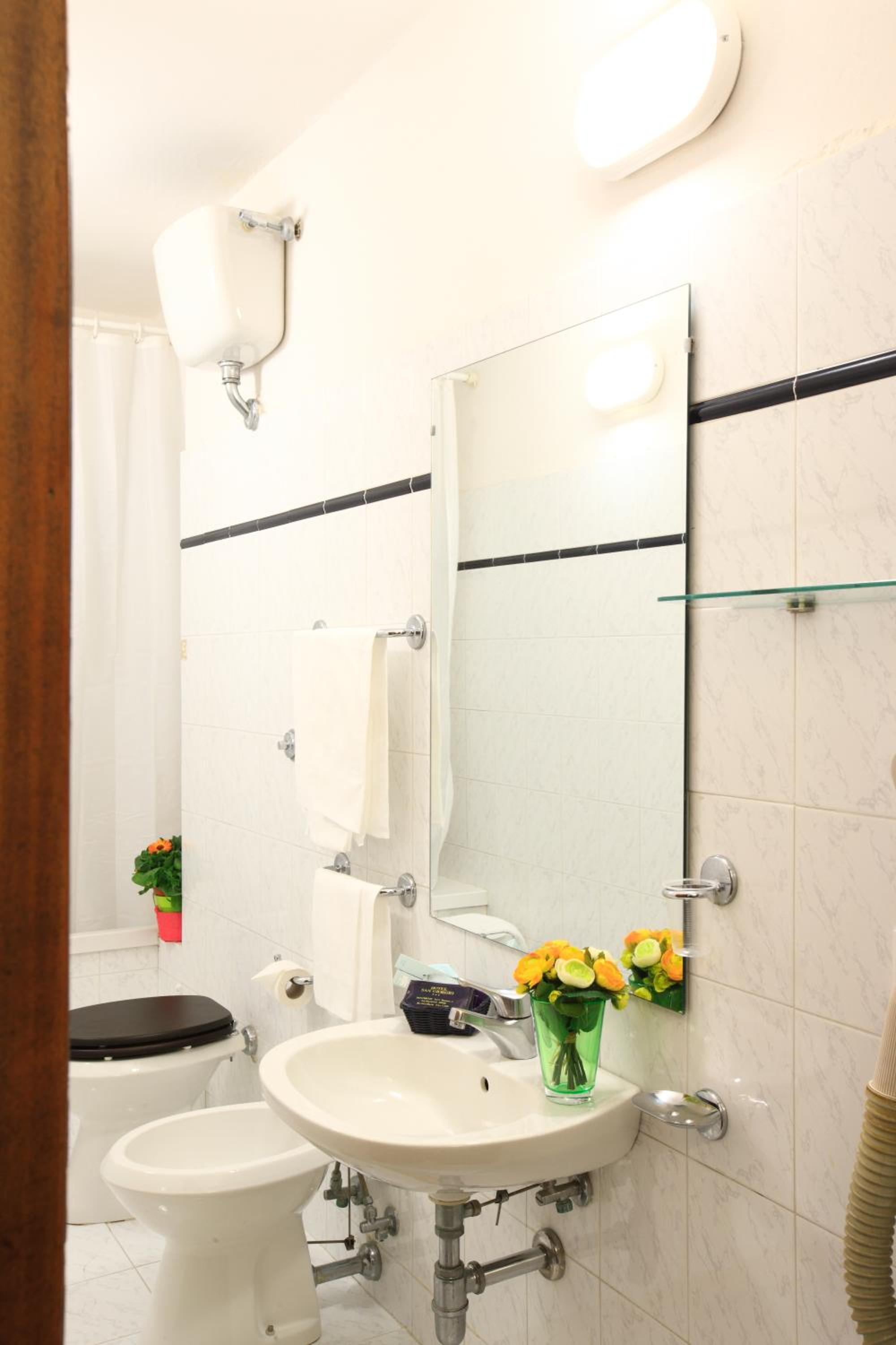 Single Room photo 2