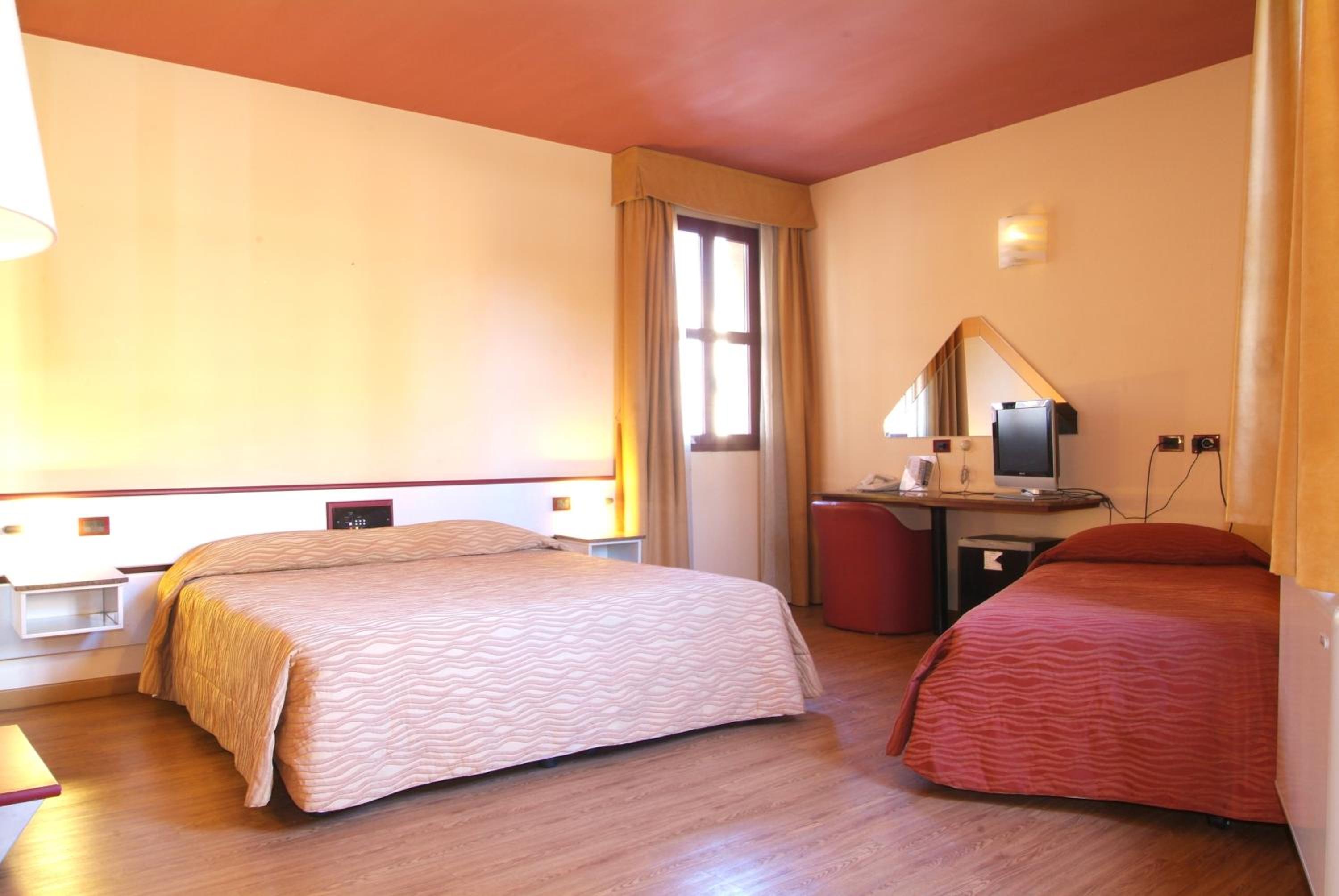 Triple Room - Photo 1