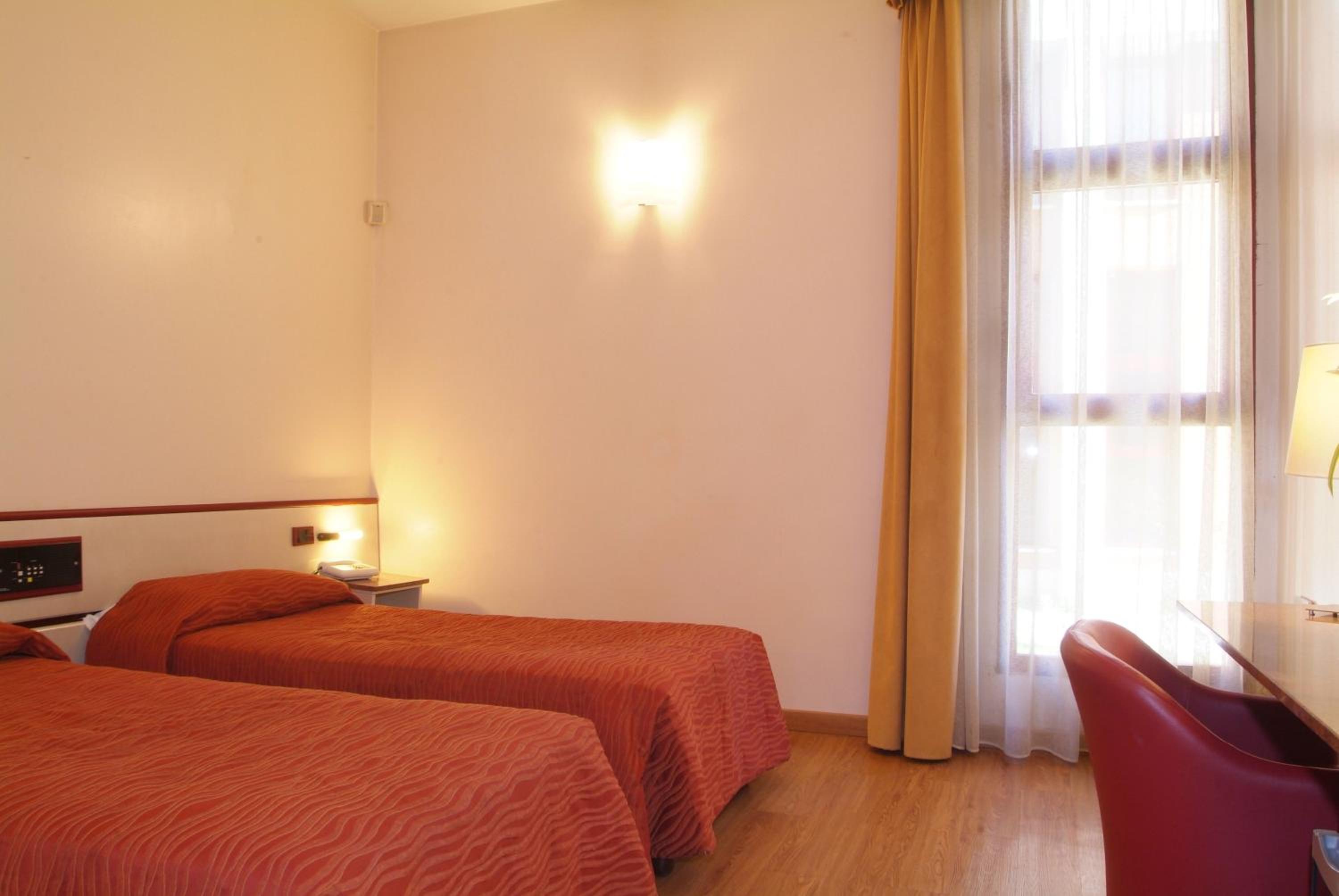 Triple Room - Photo 5
