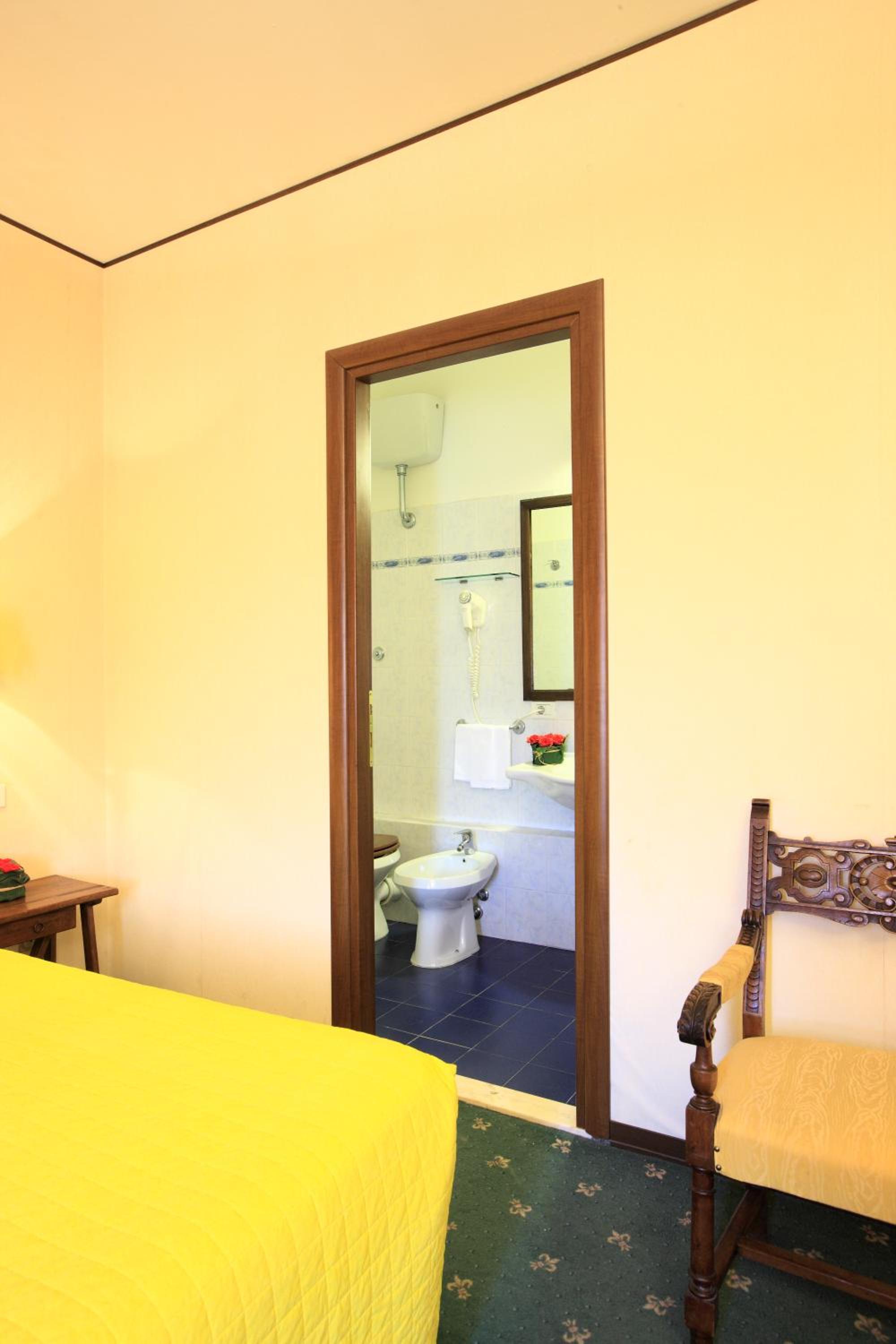 Single Room photo 1