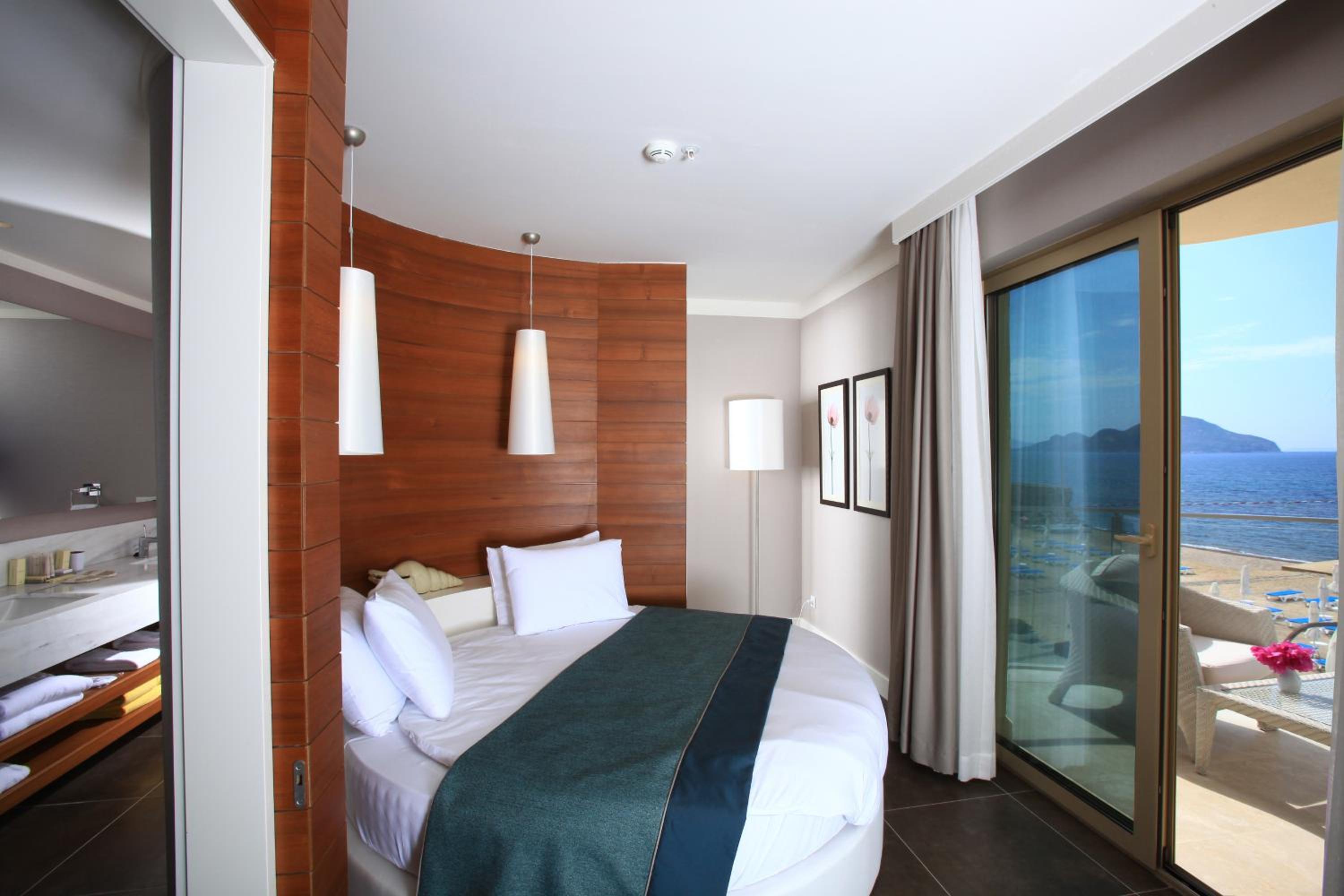 Superior Suite with Sea View photo 2