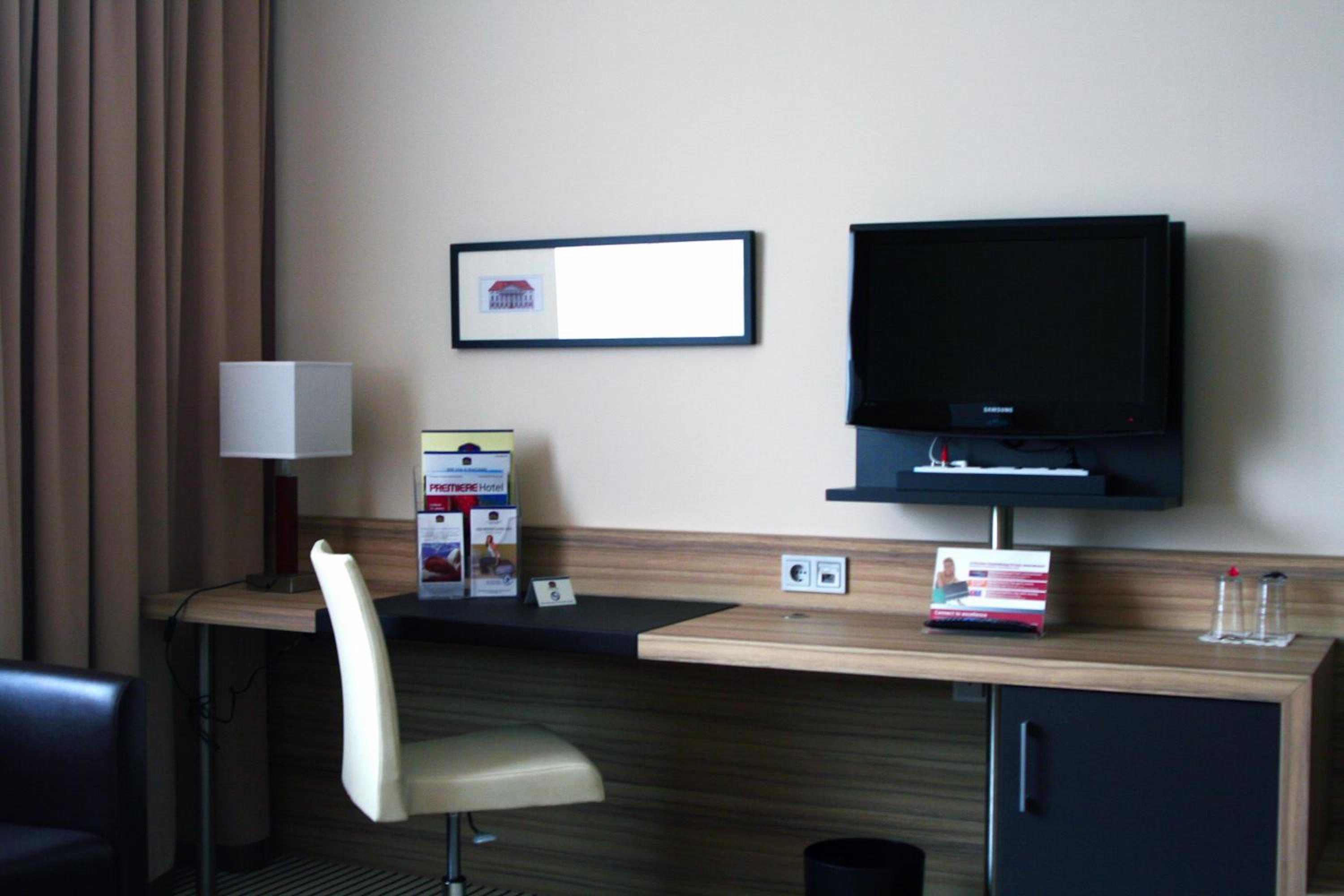 Premium Twin Room - Photo 6