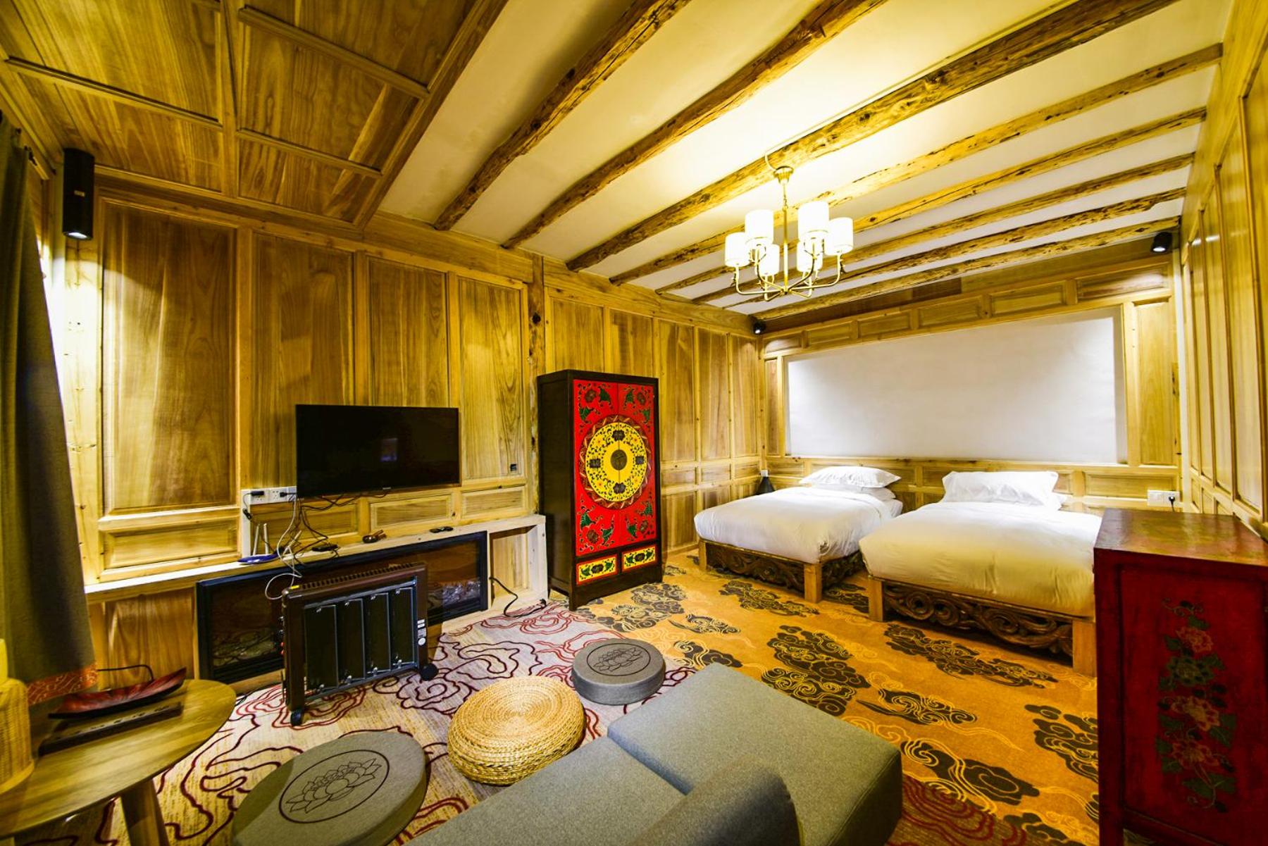 Deluxe Family Room photo 3
