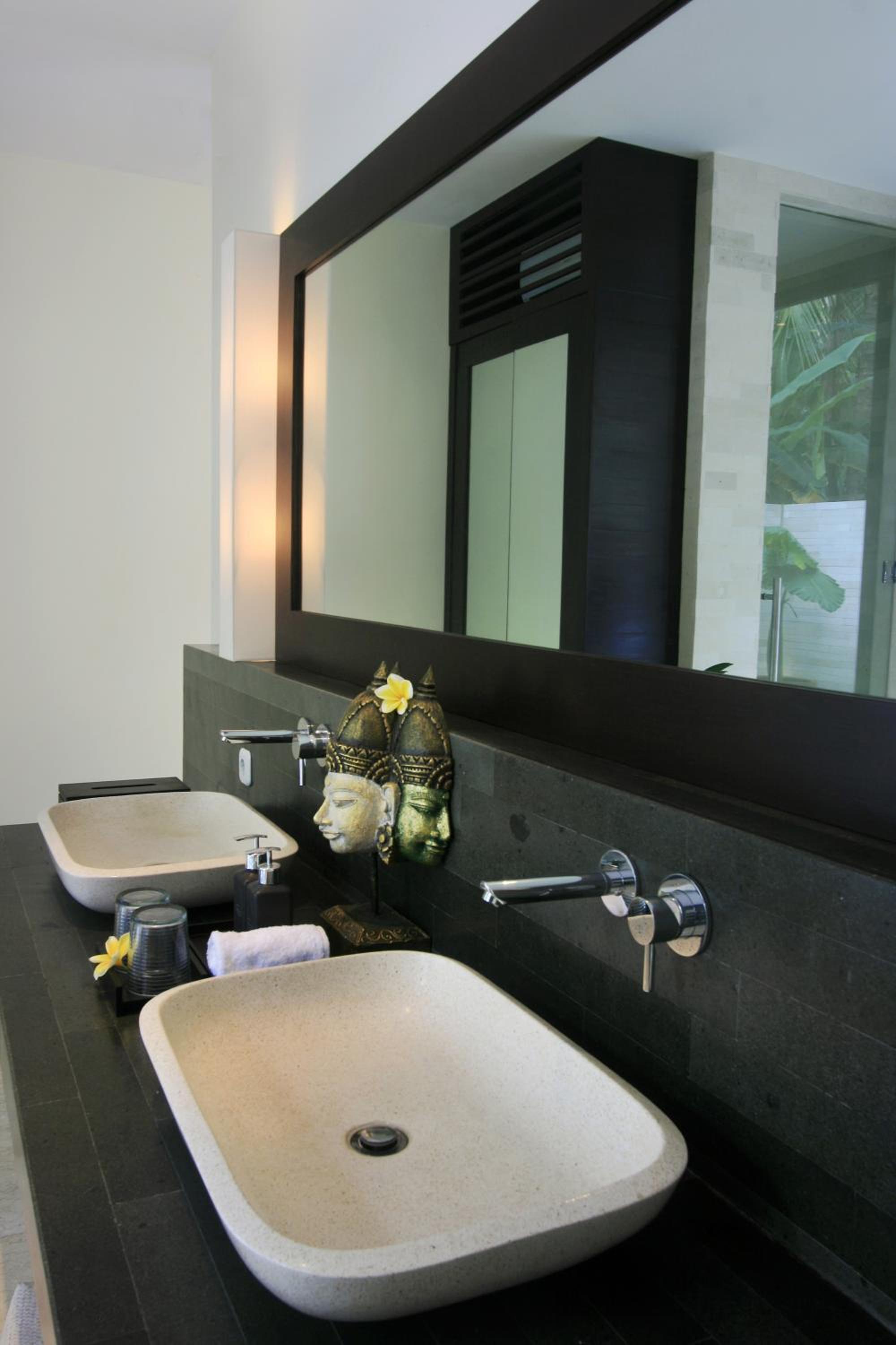 Ocean Villa - Photo 2