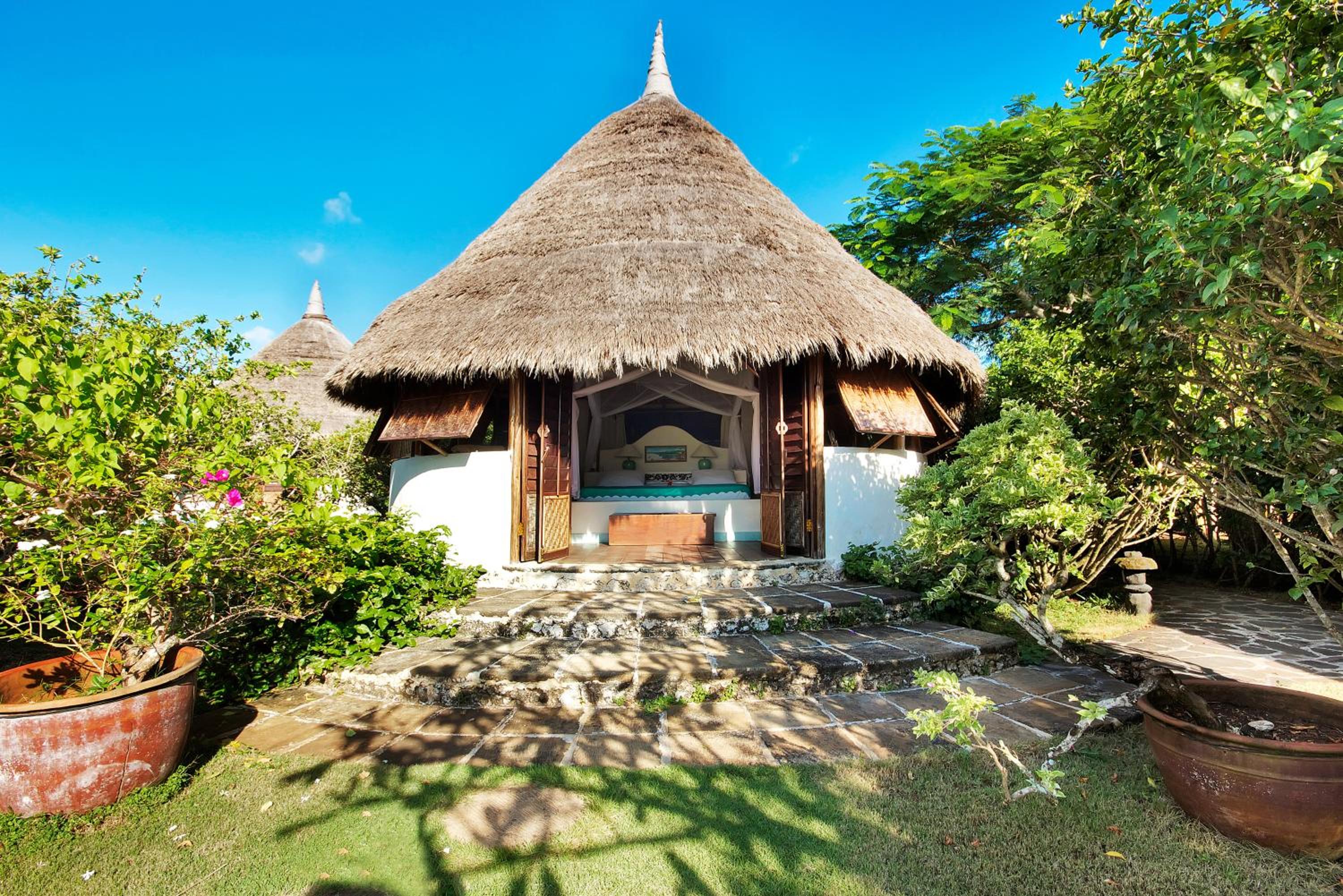 Deluxe Bungalow with Garden View - Photo 8