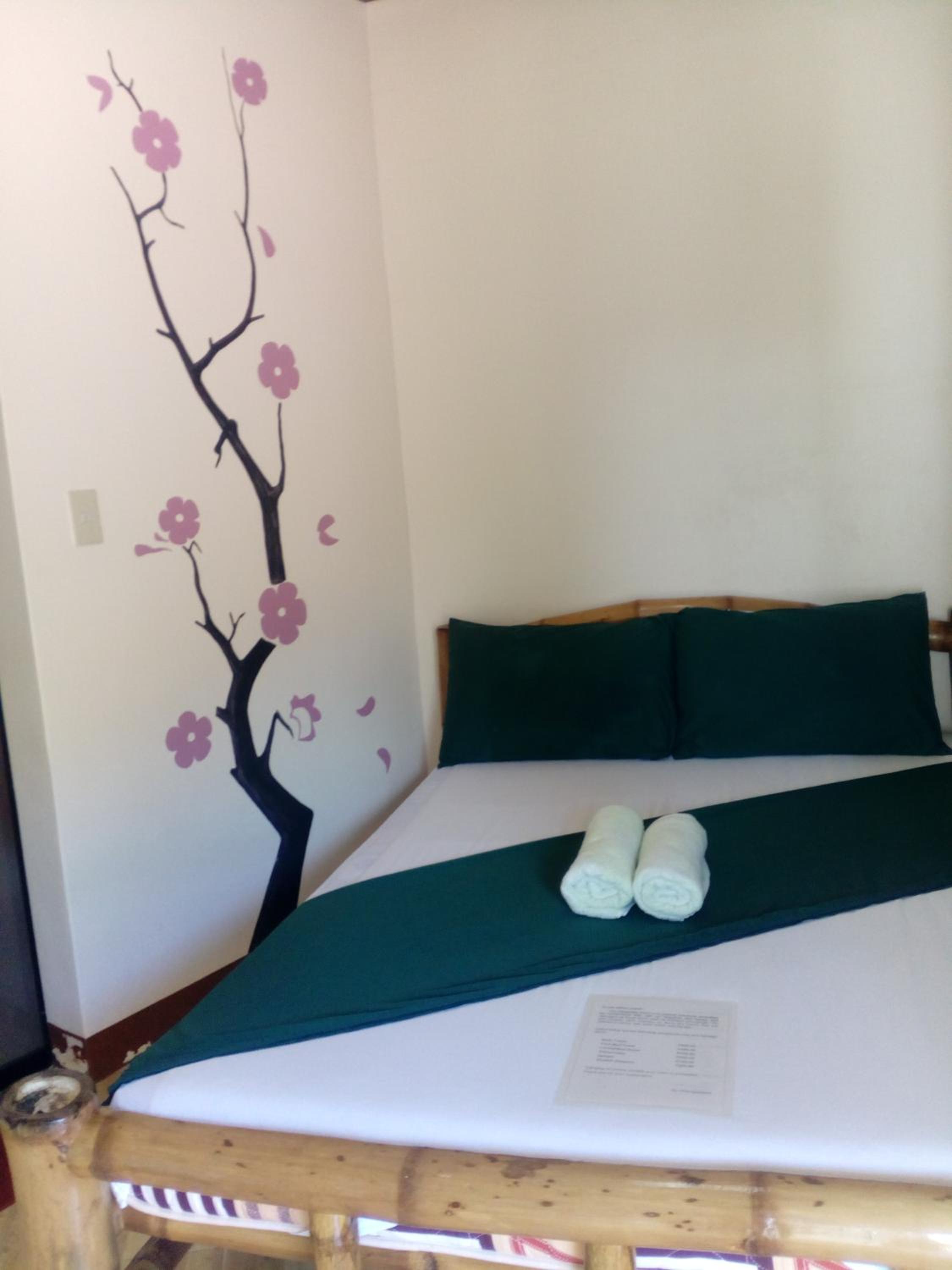 Deluxe Double Room (2 Adults + 1 Child) - Photo 3