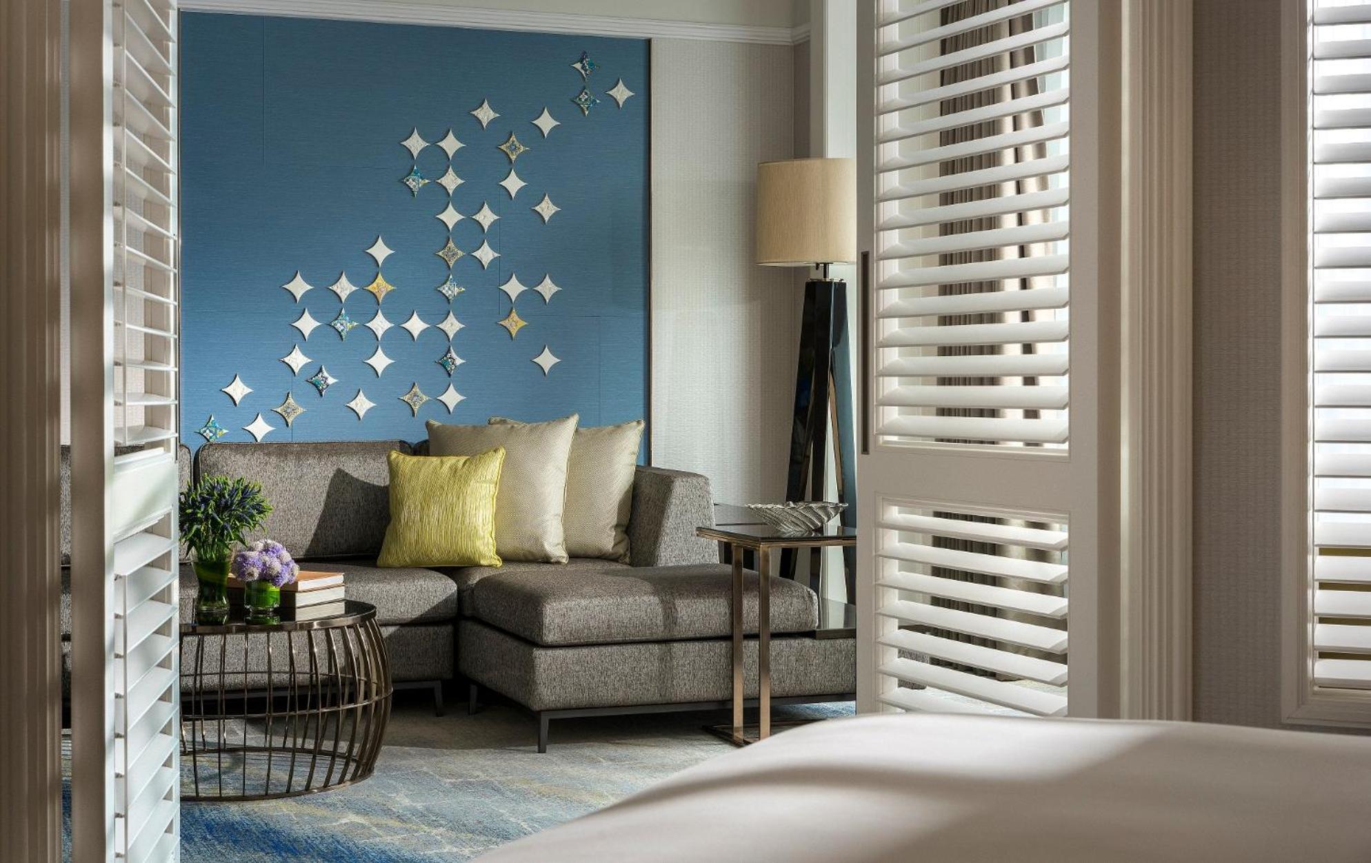 Premier Suite King photo 2