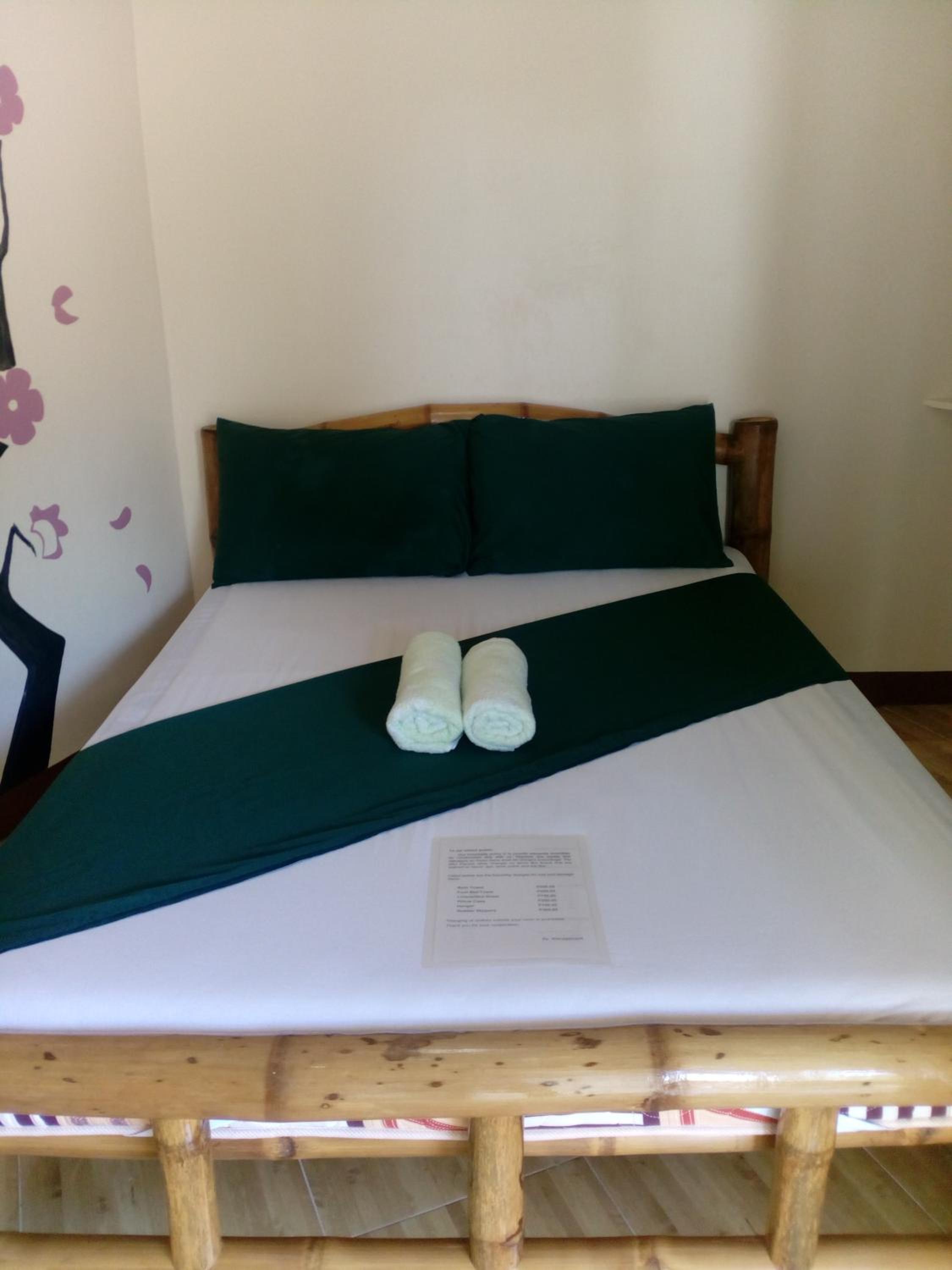Deluxe Double Room (2 Adults + 1 Child) - Photo 1