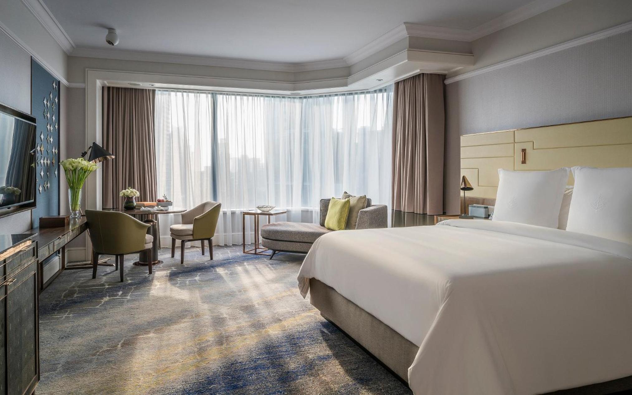 Premier King Room photo 2