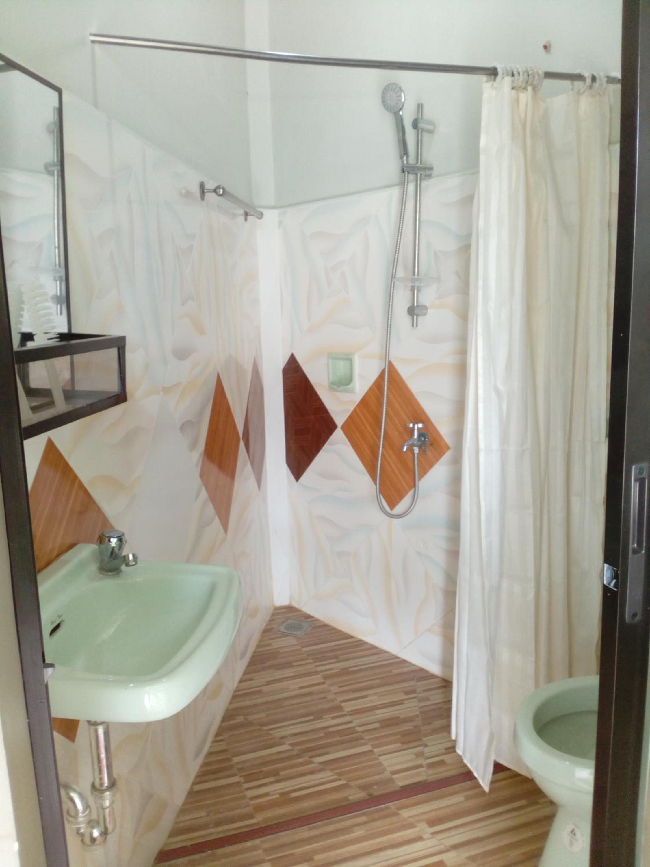 Standard Double Room with Fan - Photo 7
