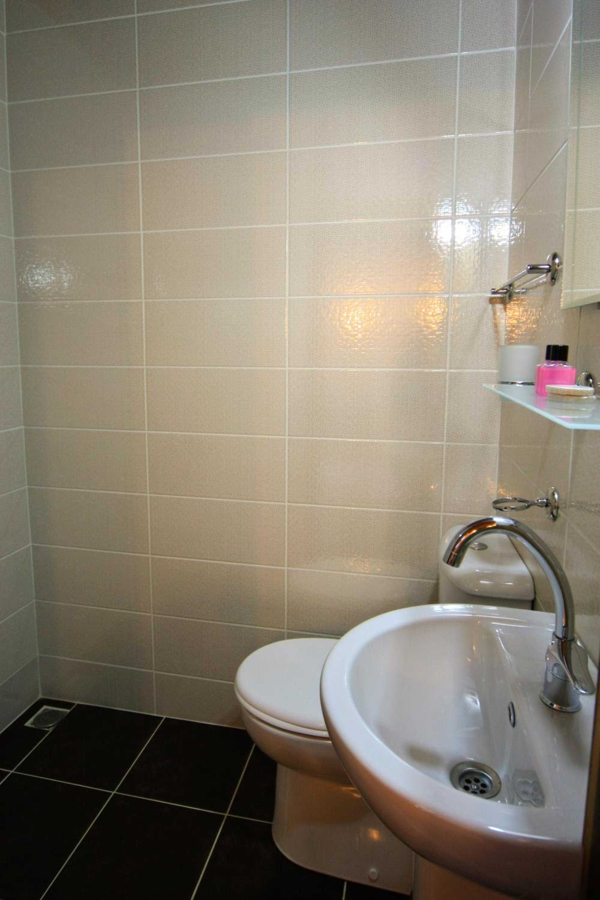 Budget Twin Room photo 3
