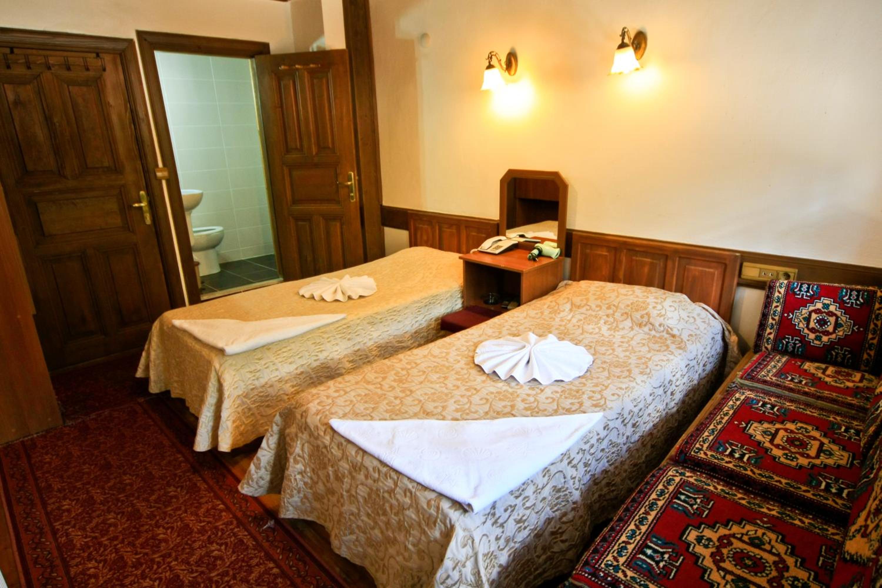 Corner Twin Room photo 2