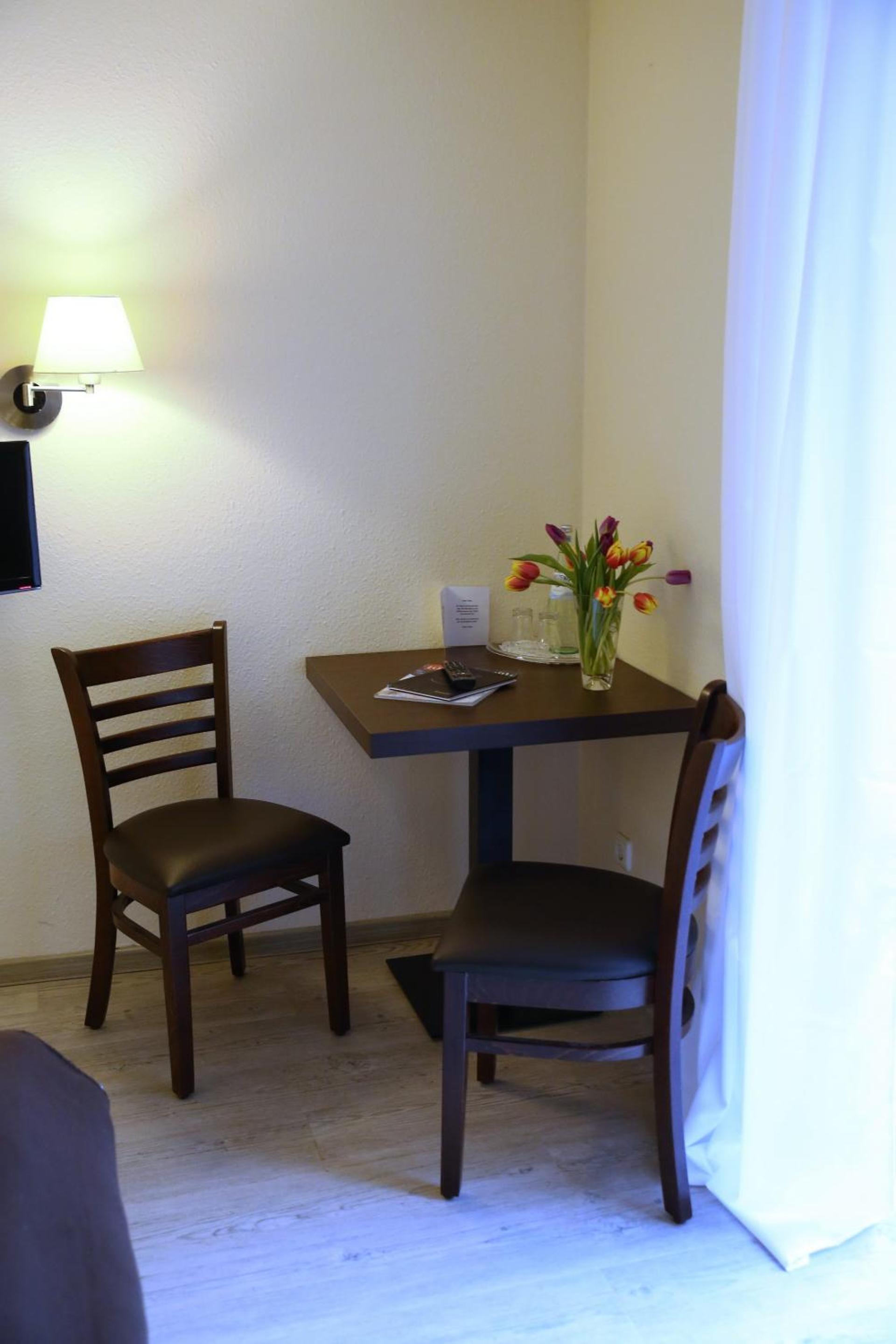Twin Room - Photo 7