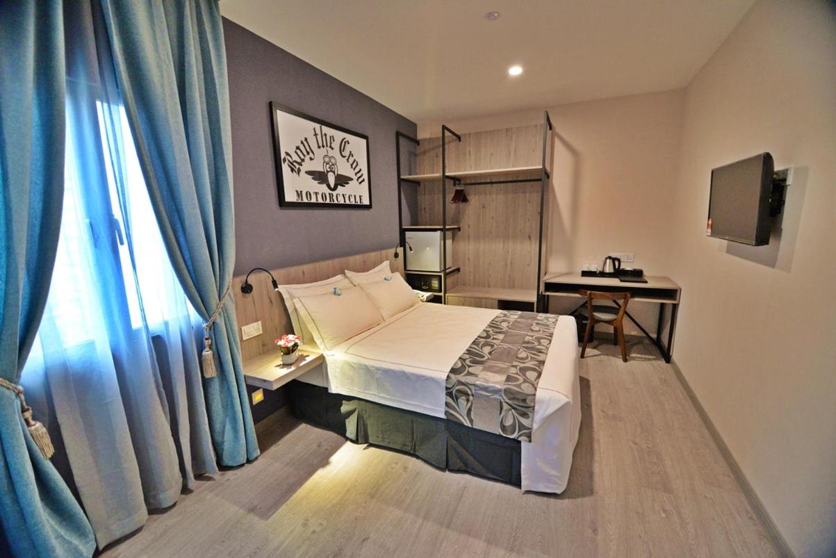 Deluxe Room - Photo 3
