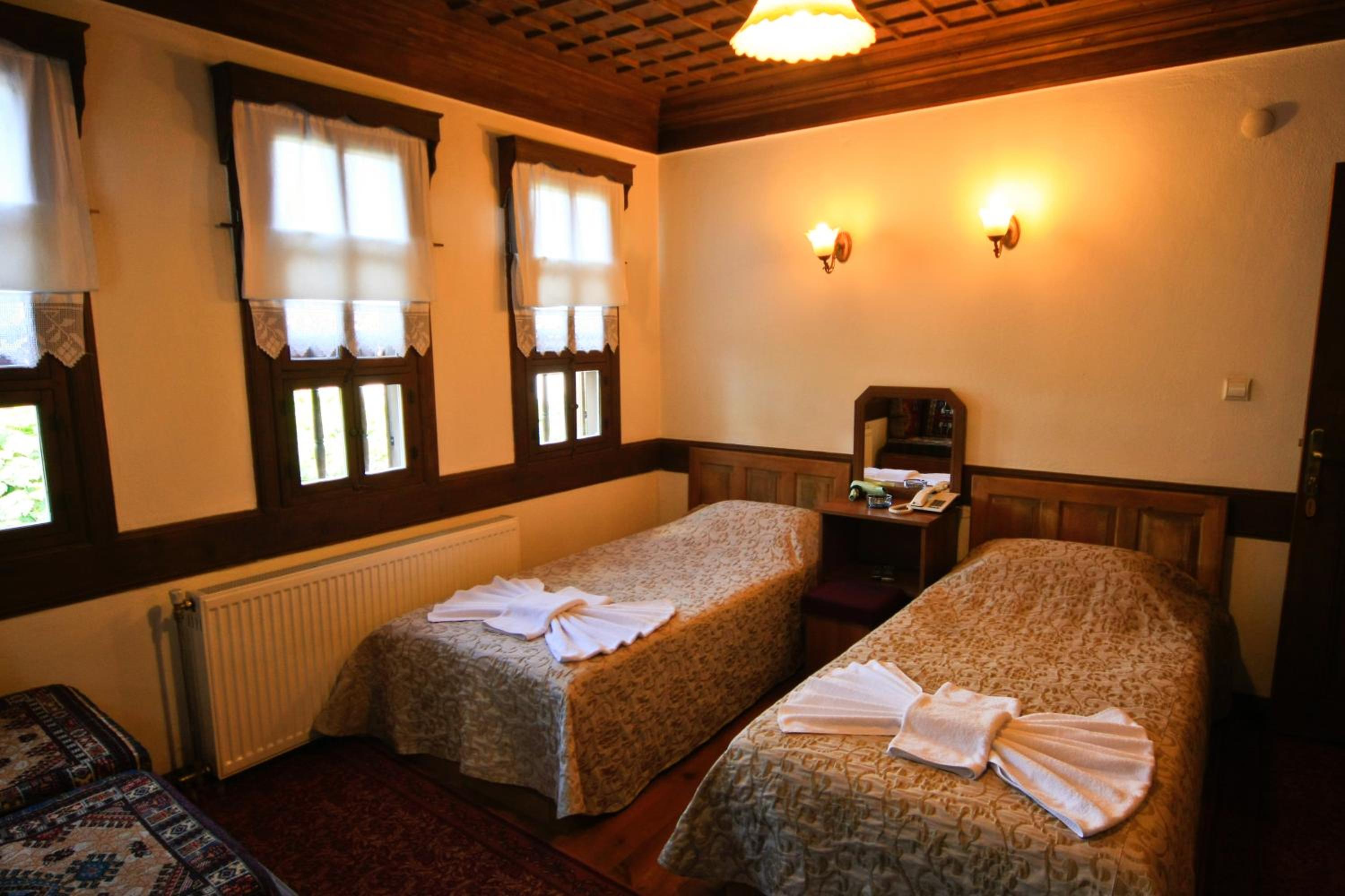 Budget Twin Room photo 2