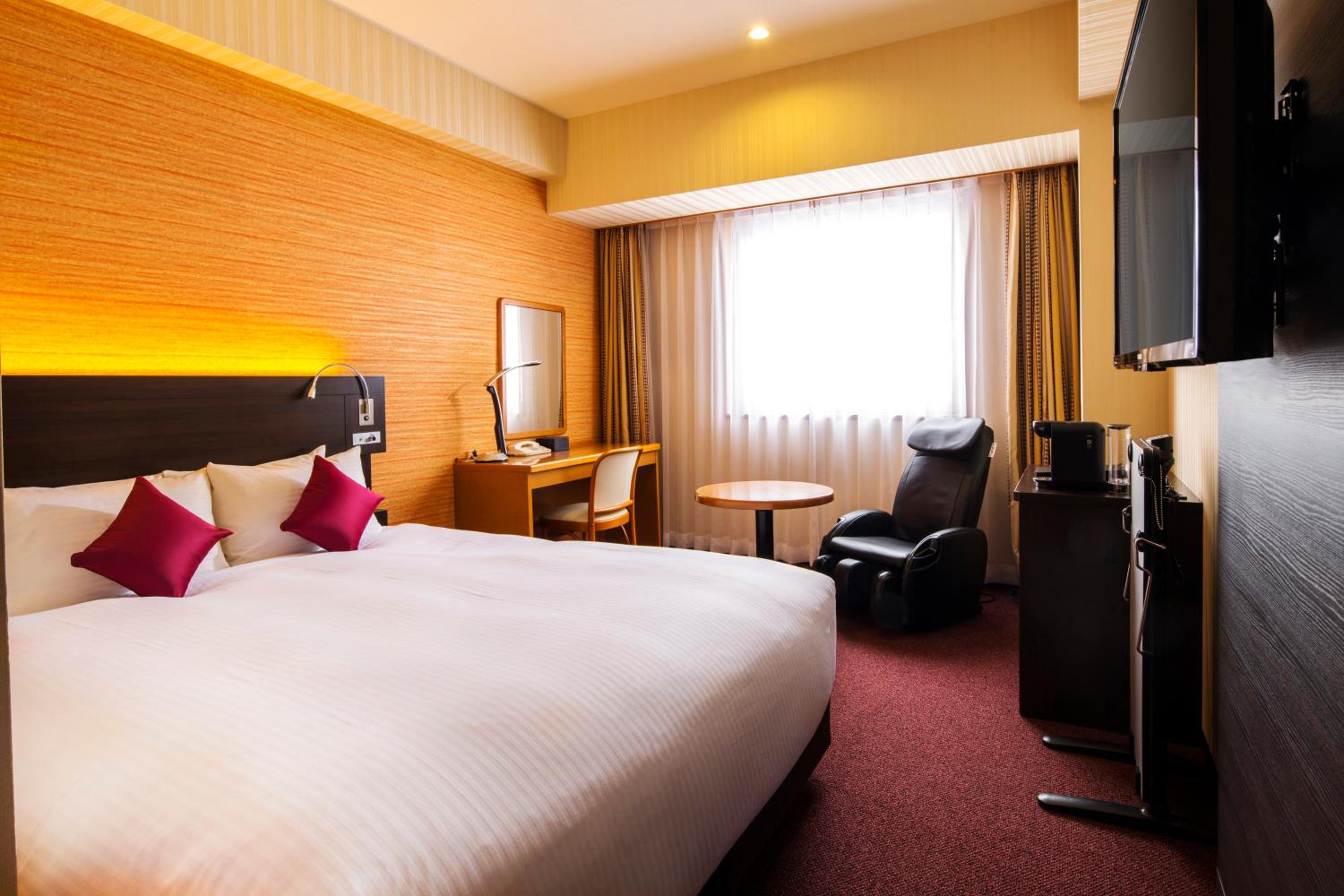 Grand Queen Room - Non-Smoking - Photo 1
