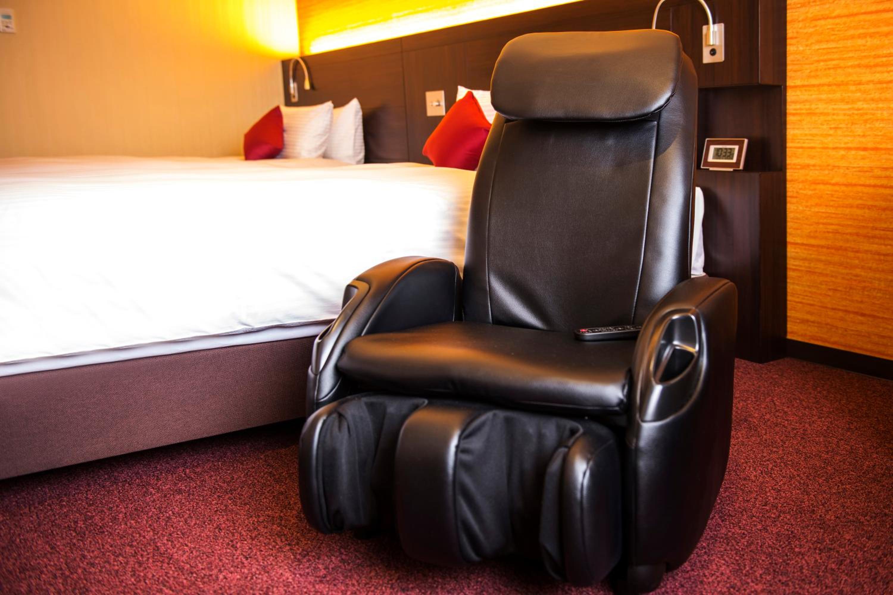 Grand Queen Room - Non-Smoking - Photo 10