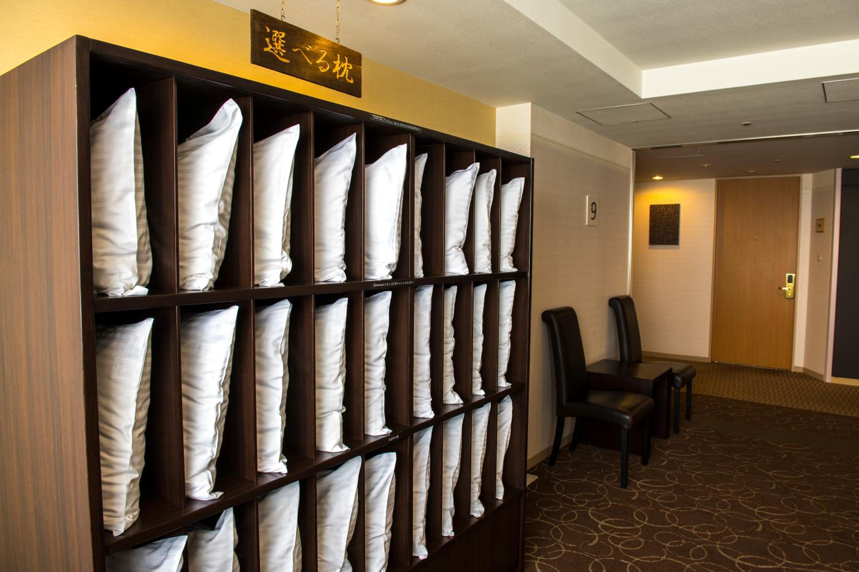 Grand Queen Room - Non-Smoking - Photo 6