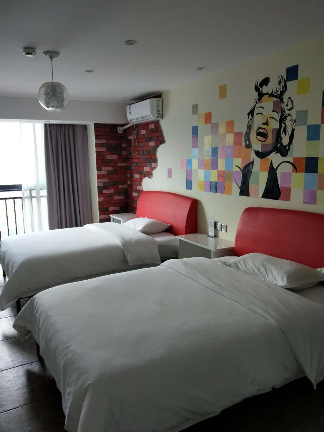 Deluxe Twin Room photo 1