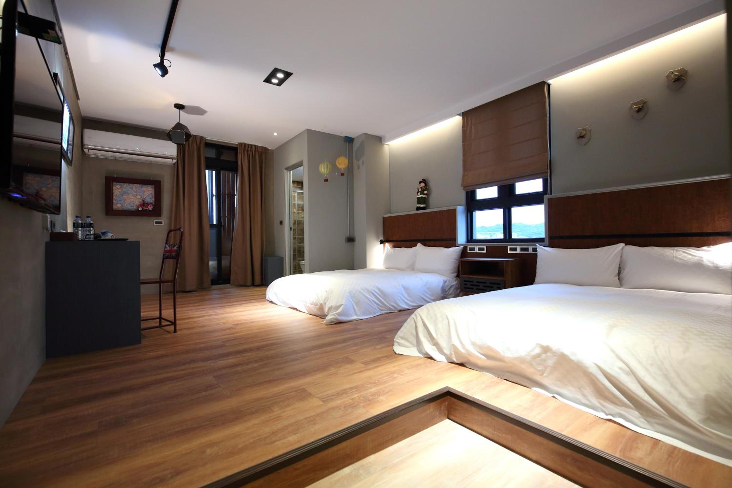 Quadruple Room with Mountain View photo 2