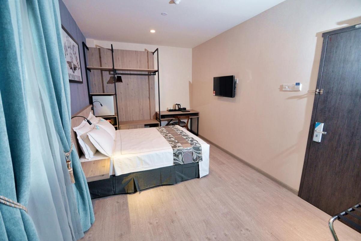 Deluxe Room - Photo 2
