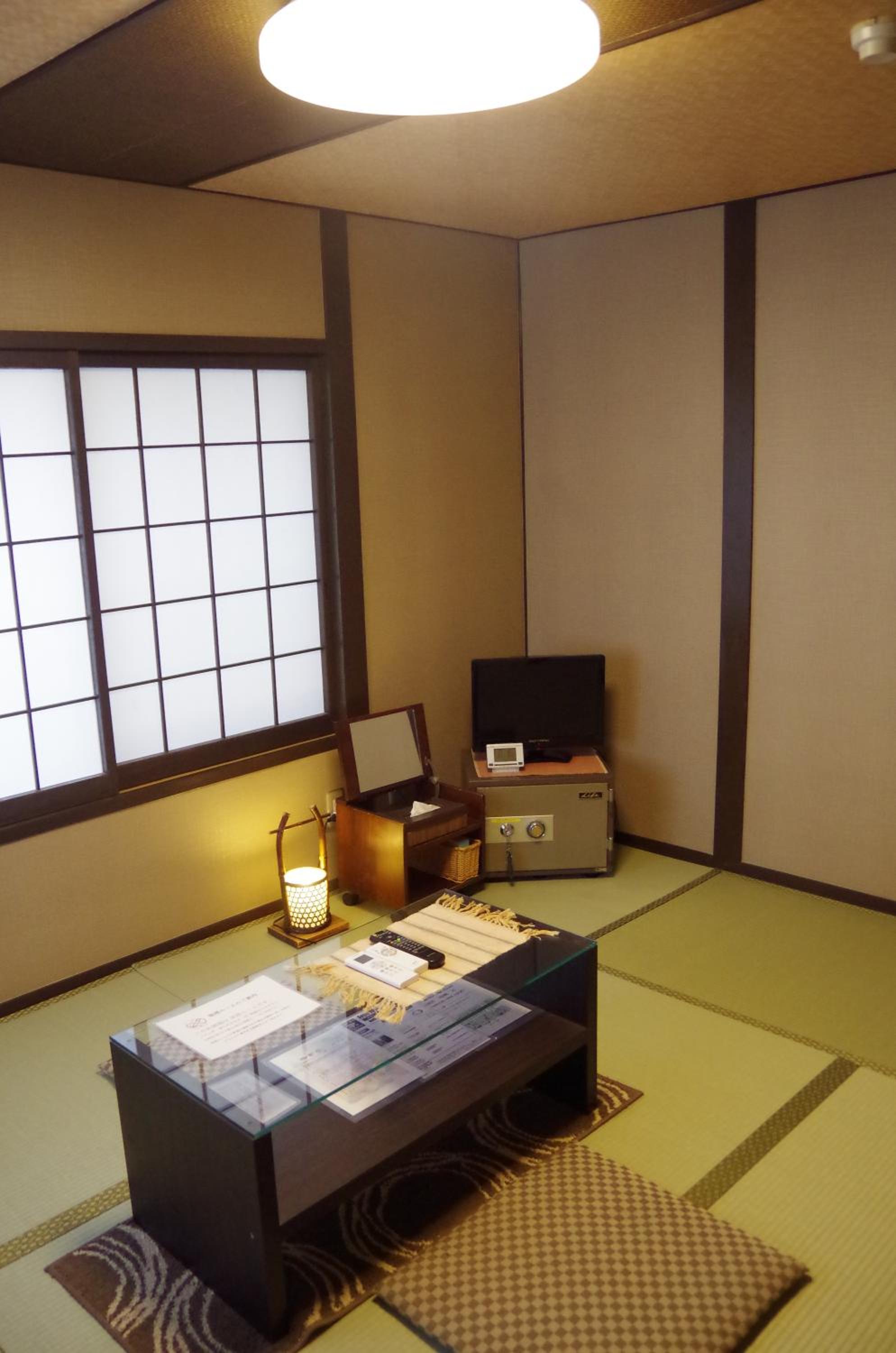 Japanese-Style Single Room with Shared Bathroom photo 1